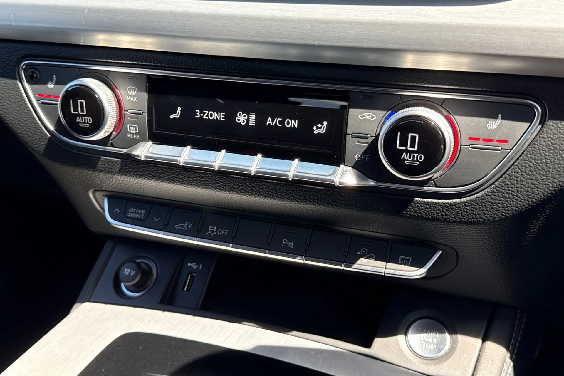Audi Q5 thumbnail image number 15