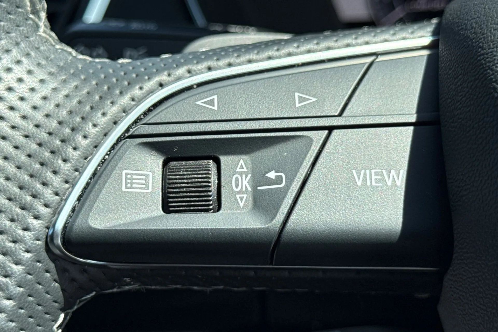 Audi Q5 thumbnail image number 21