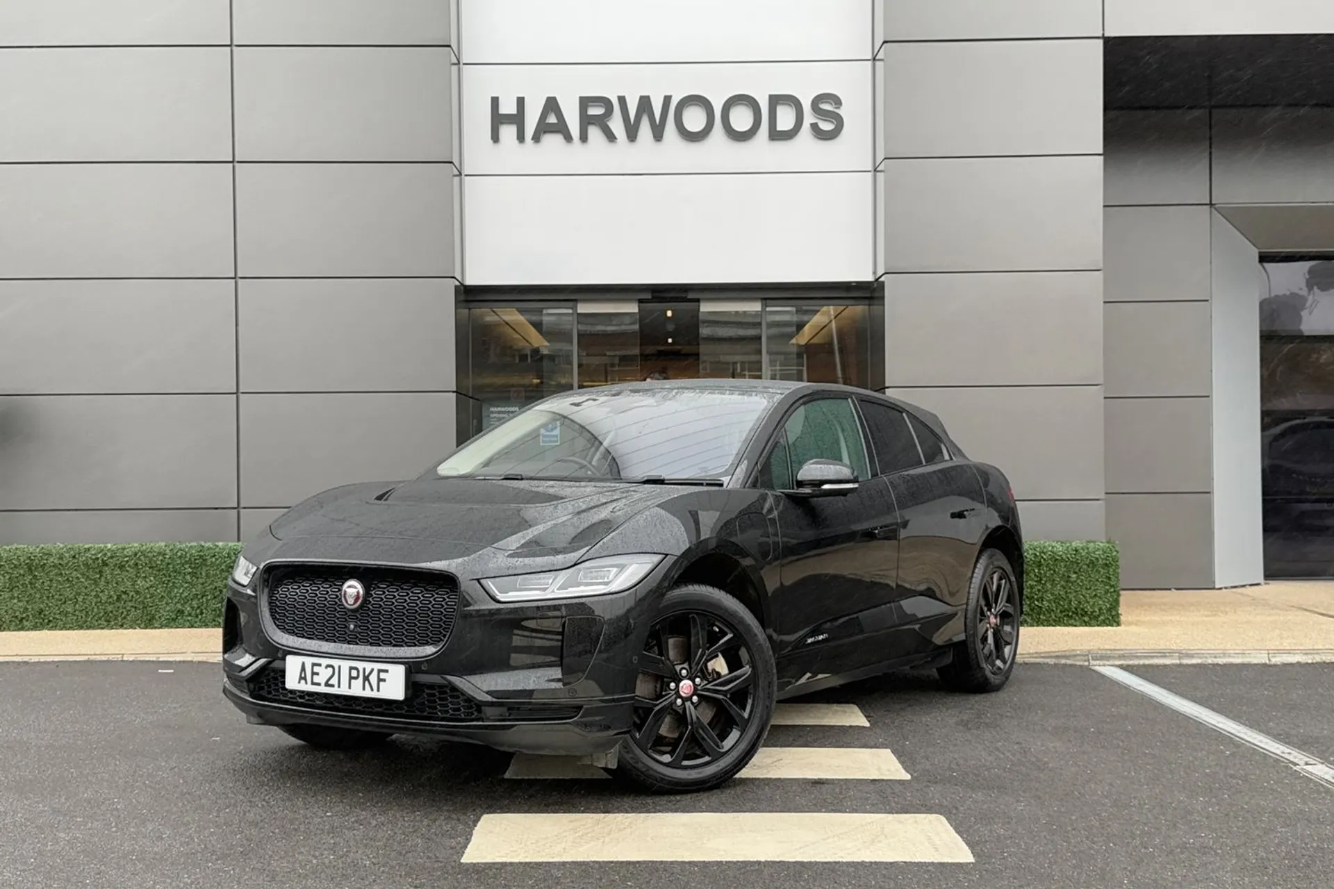 Jaguar I-PACE thumbnail image number 15
