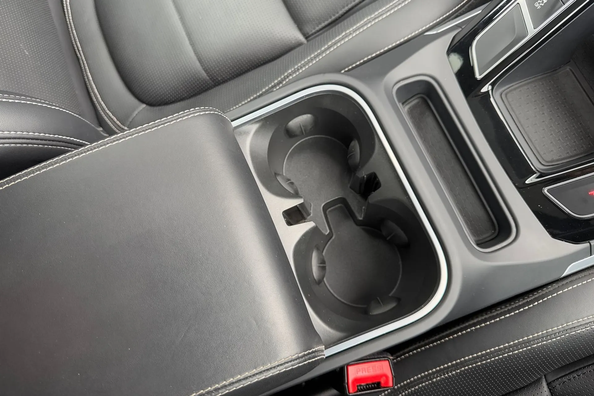 Jaguar I-PACE thumbnail image number 59