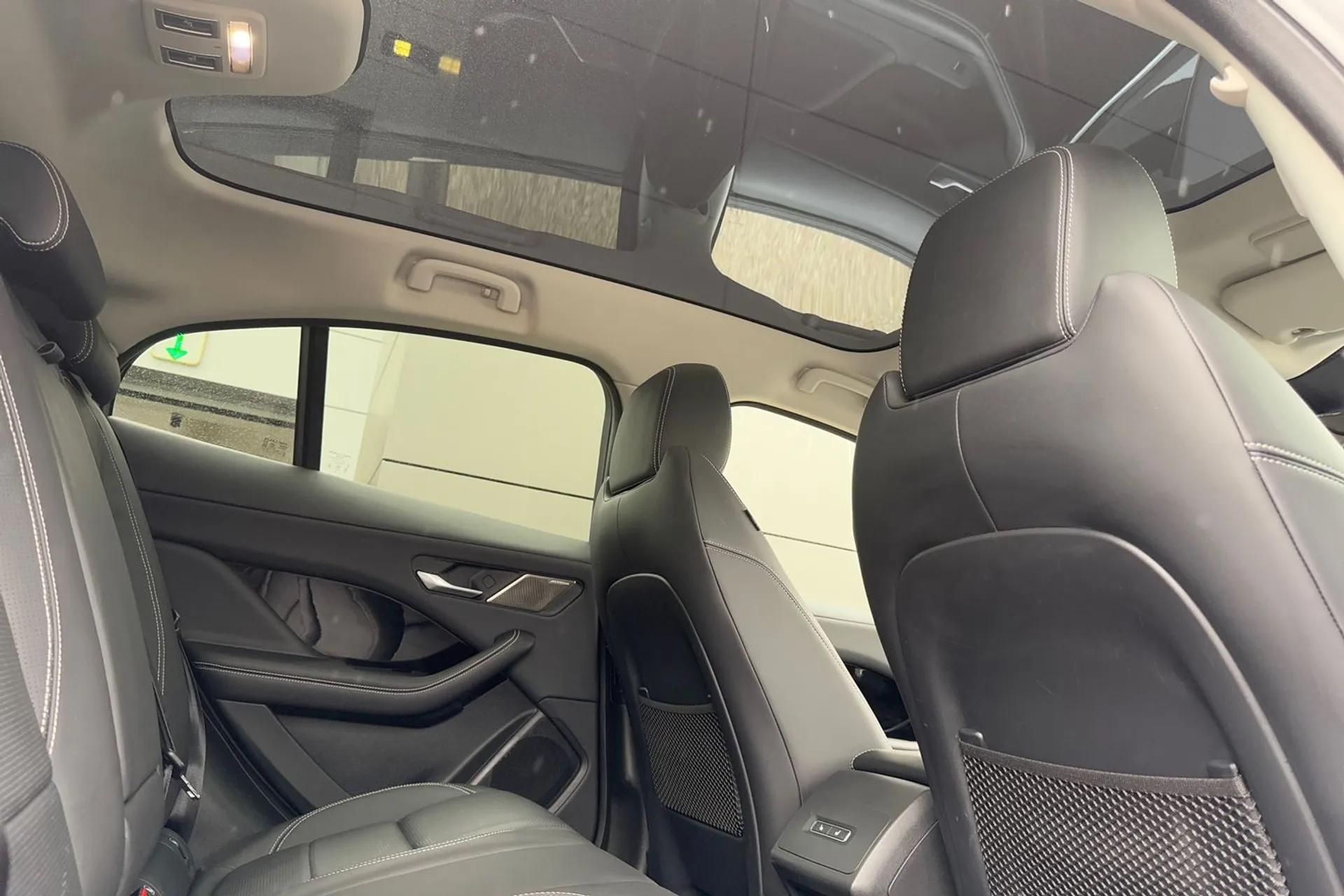 Jaguar I-PACE thumbnail image number 48