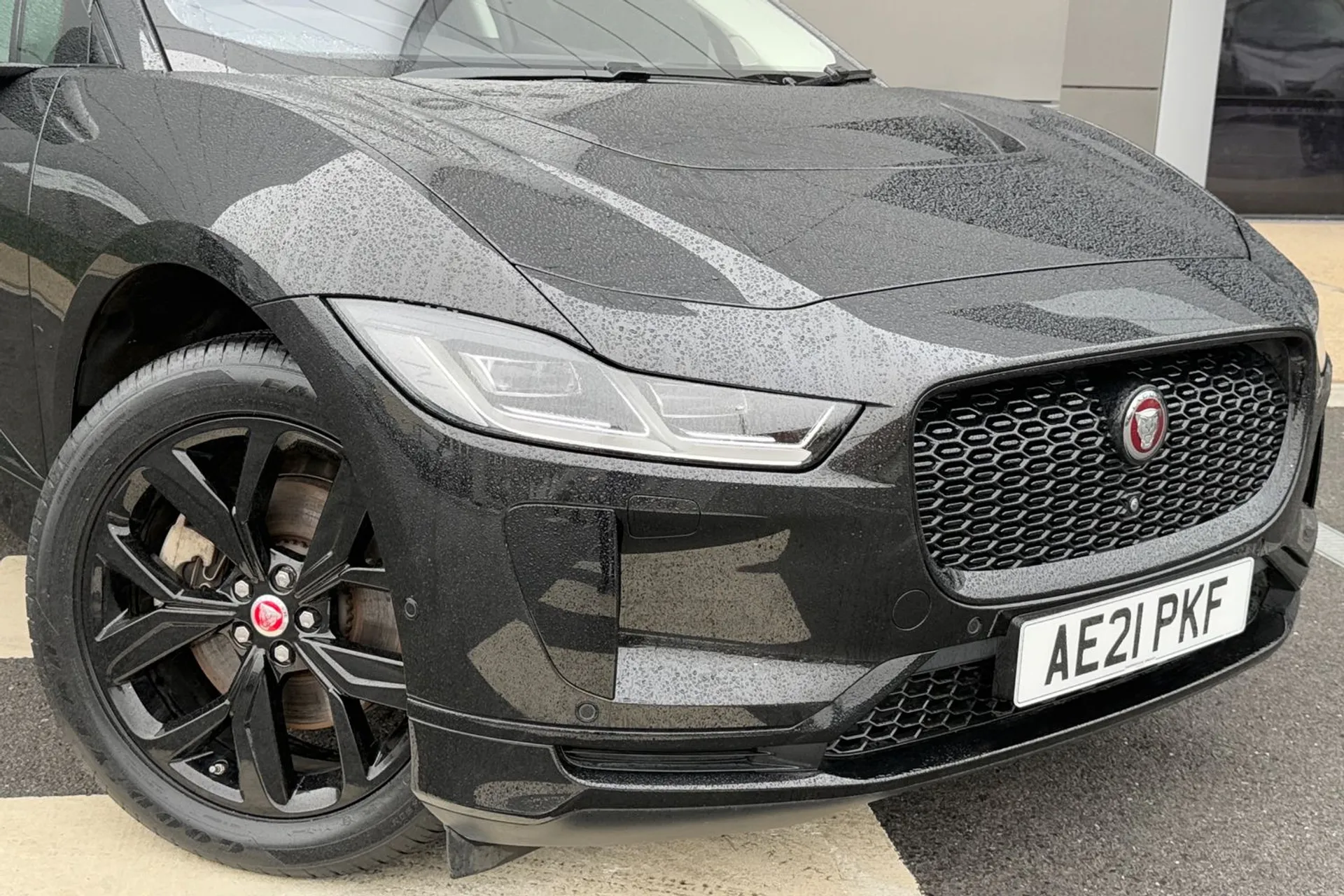 Jaguar I-PACE thumbnail image number 23