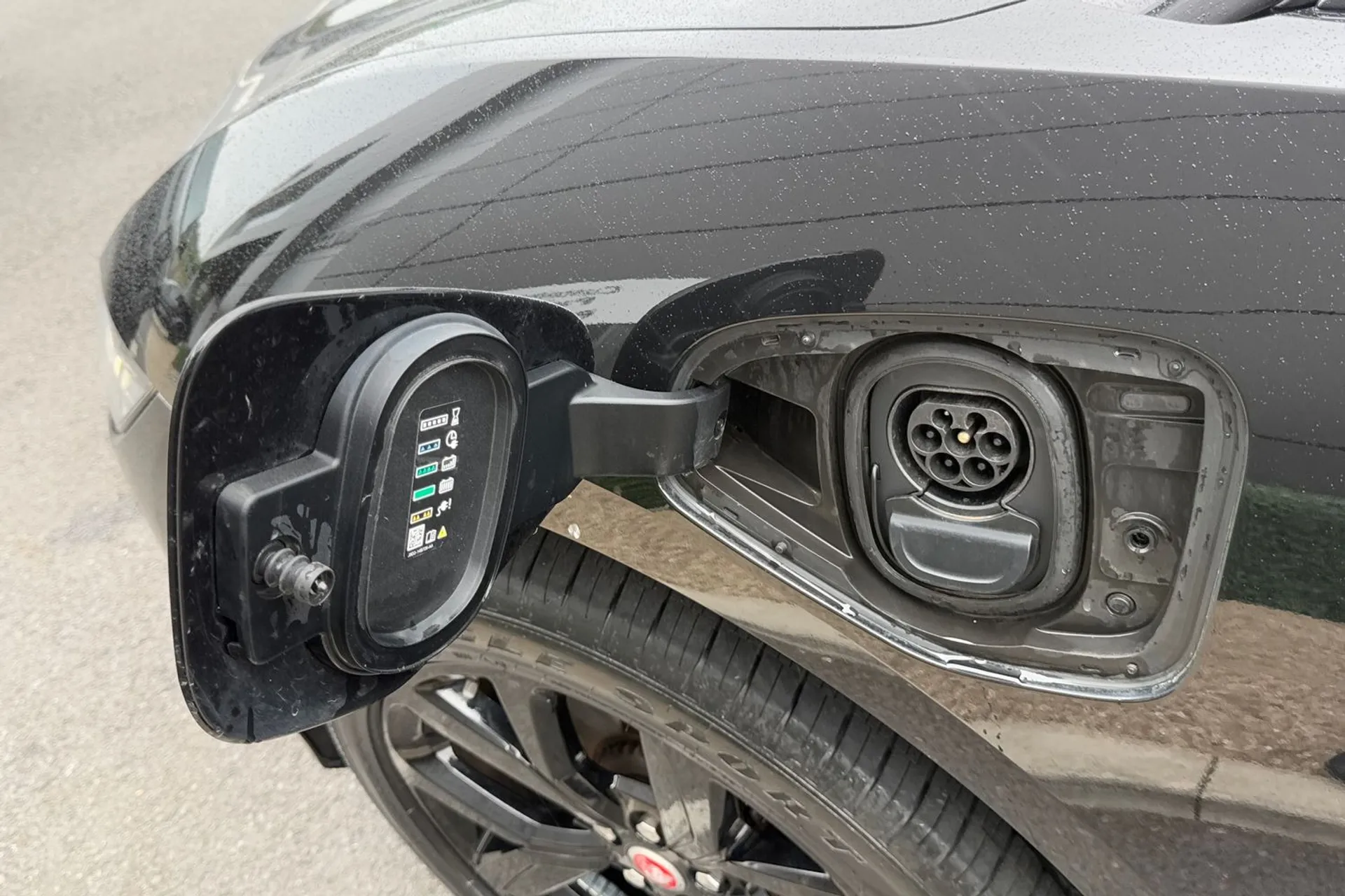 Jaguar I-PACE thumbnail image number 45