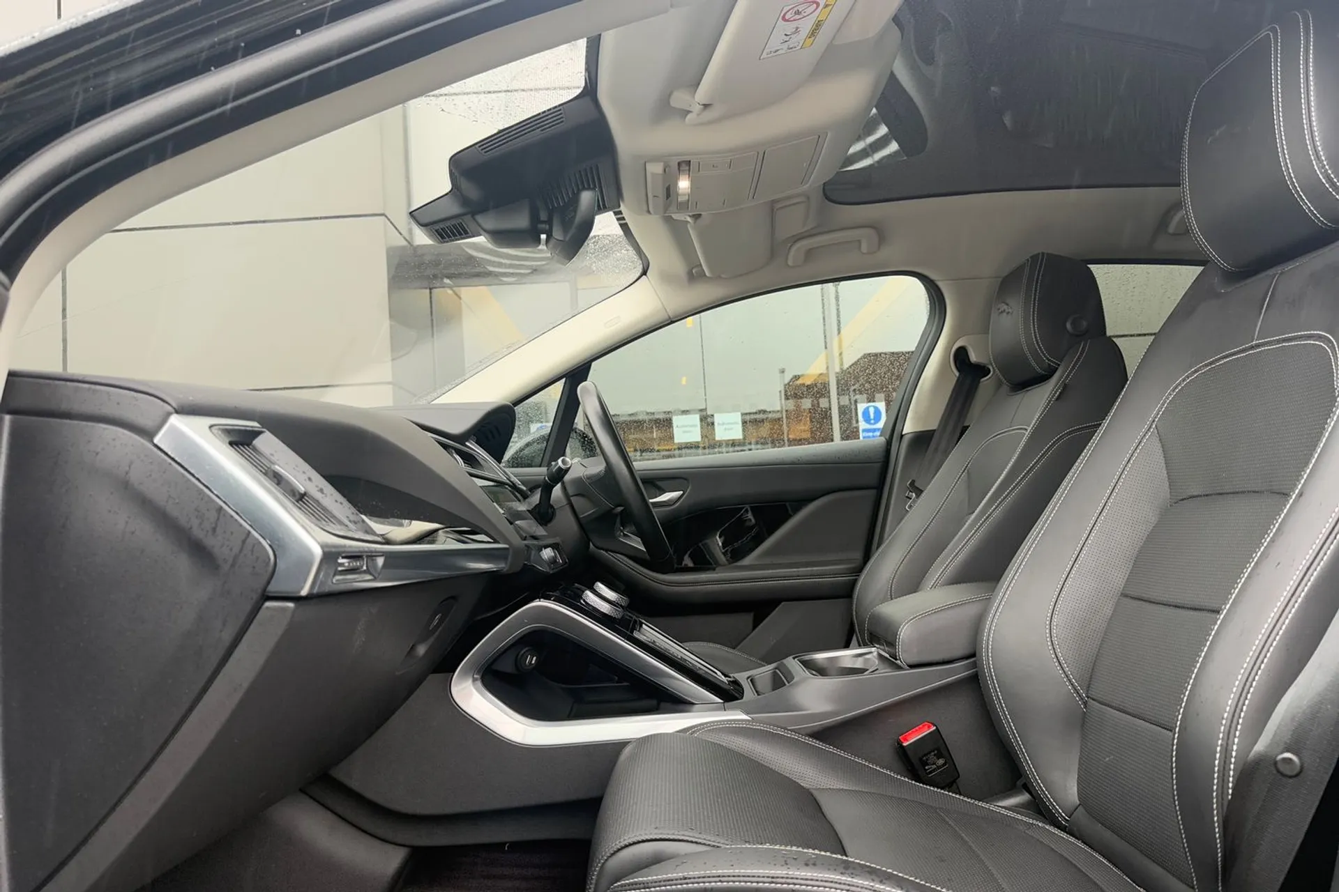 Jaguar I-PACE thumbnail image number 53
