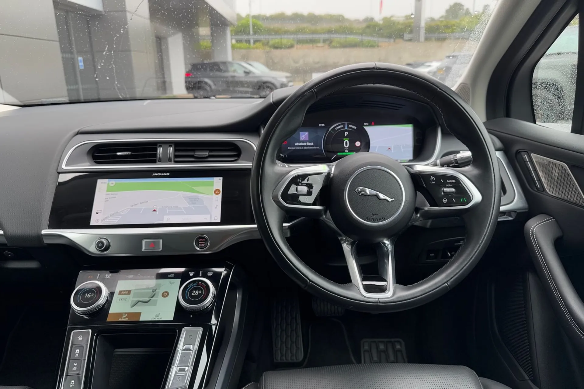 Jaguar I-PACE thumbnail image number 26