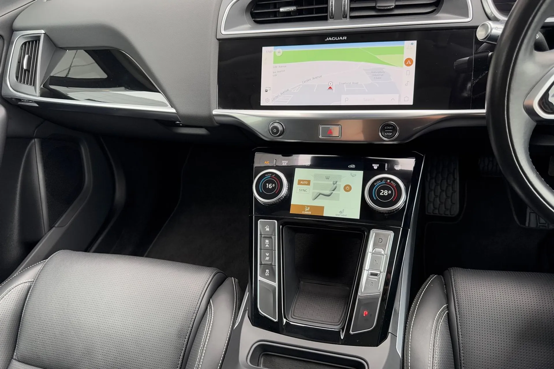 Jaguar I-PACE thumbnail image number 29