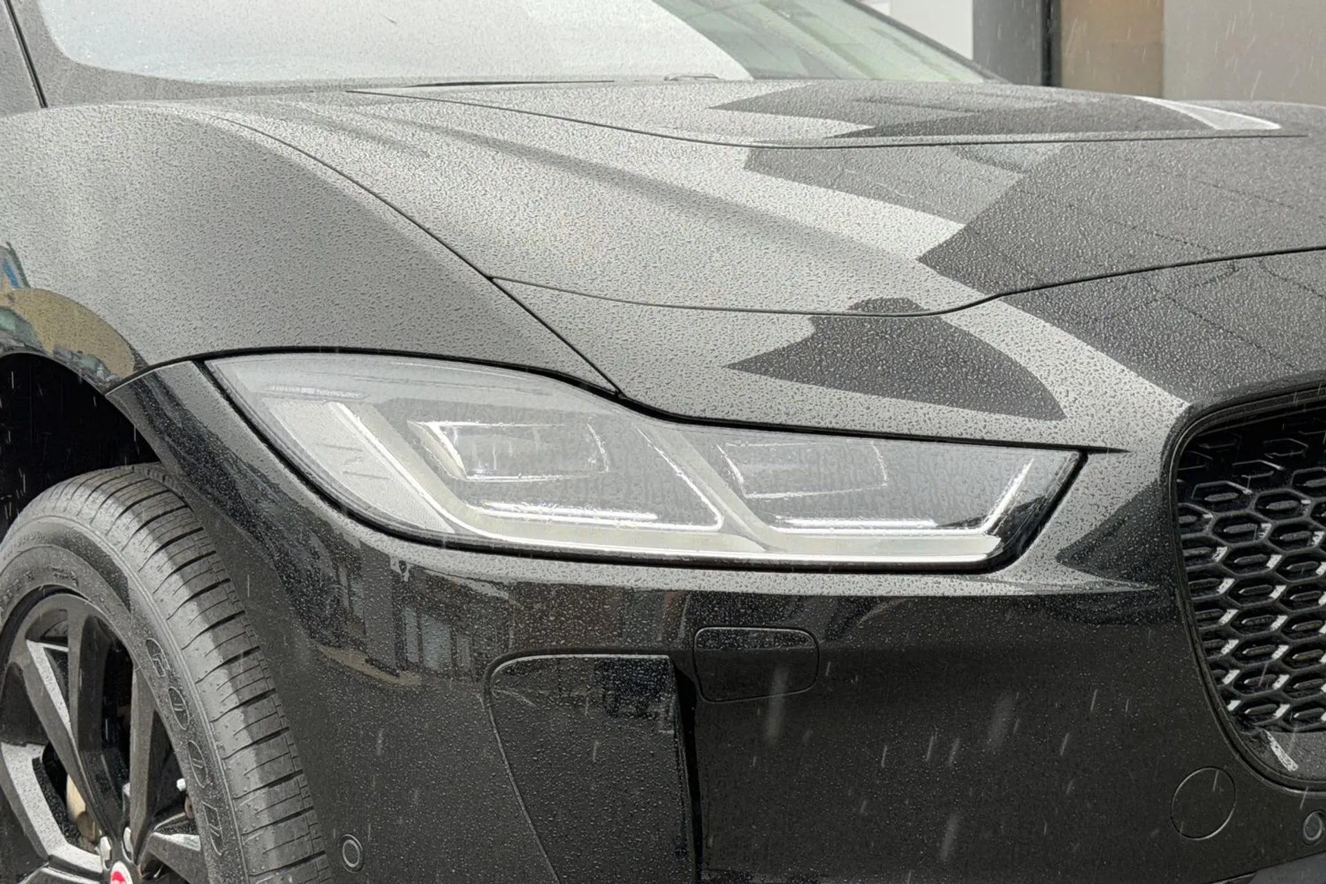 Jaguar I-PACE thumbnail image number 25