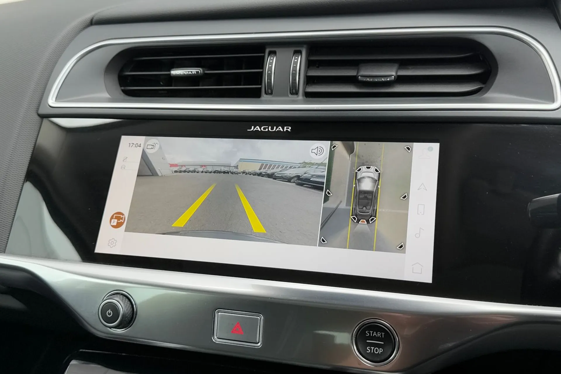 Jaguar I-PACE thumbnail image number 5