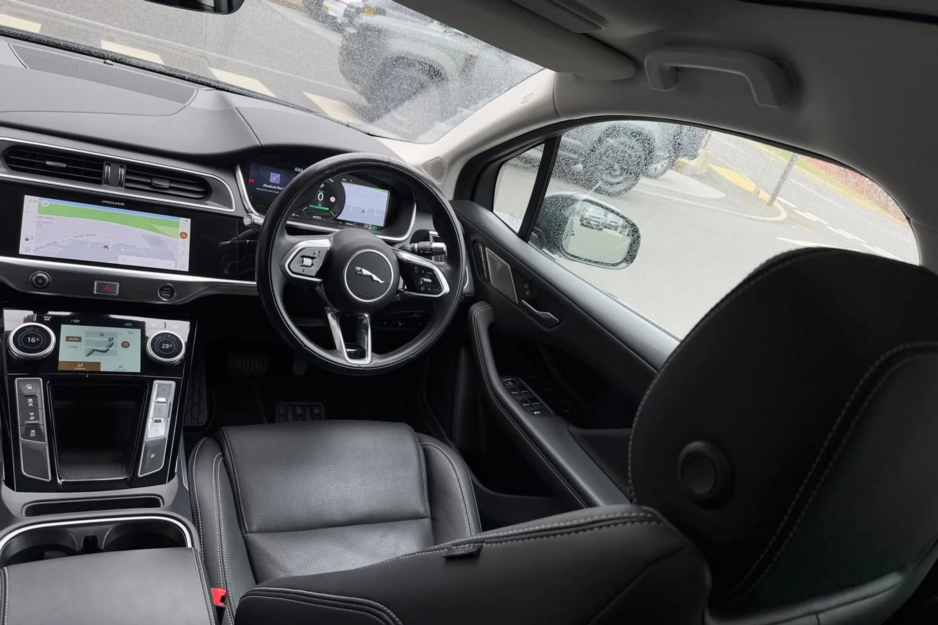 Jaguar I-PACE thumbnail image number 57