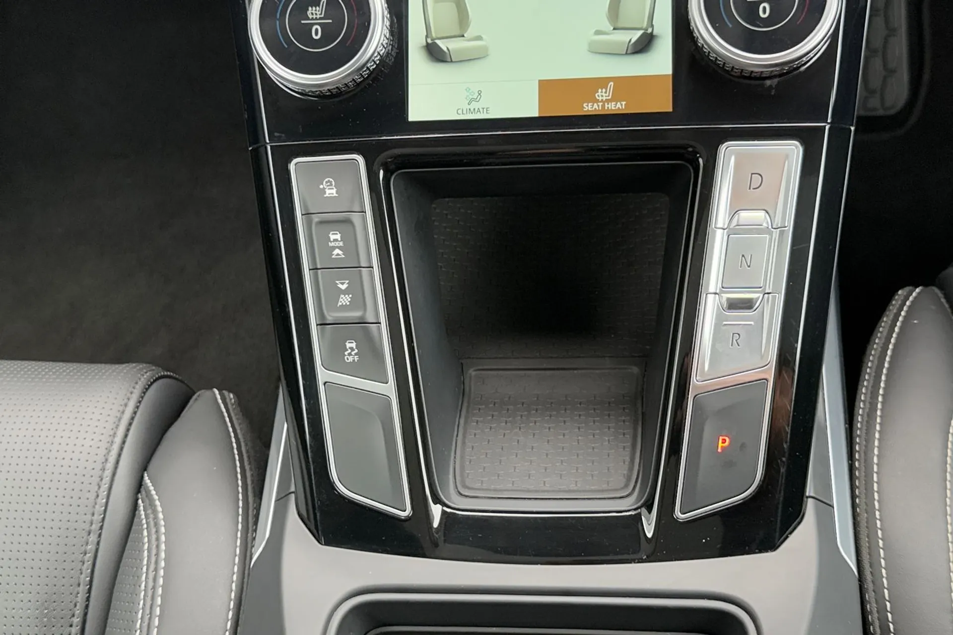 Jaguar I-PACE thumbnail image number 61
