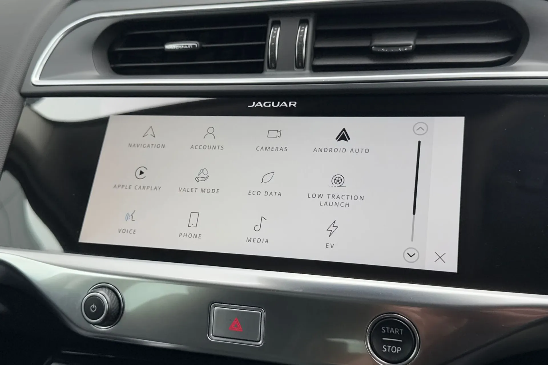 Jaguar I-PACE thumbnail image number 65