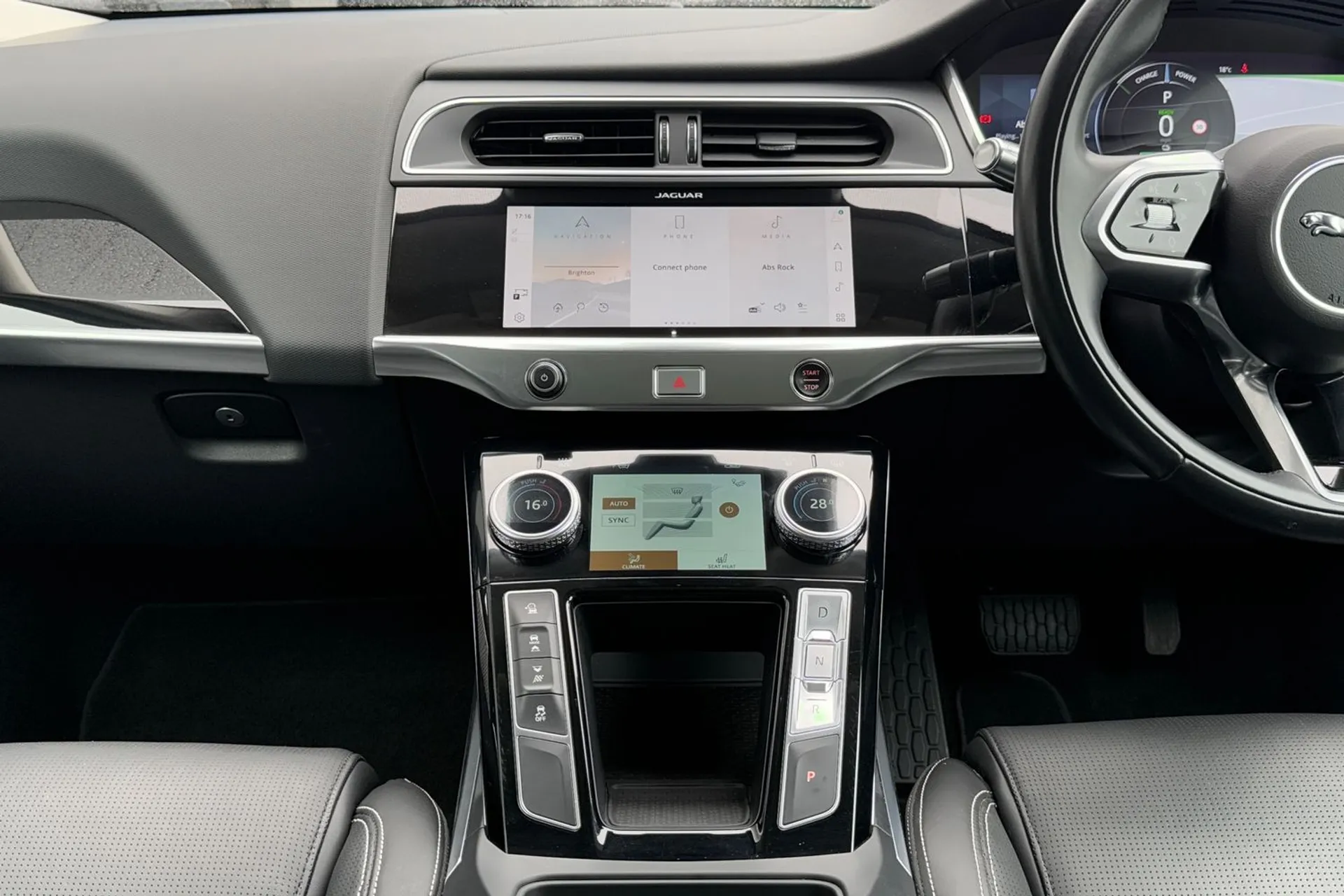 Jaguar I-PACE thumbnail image number 28