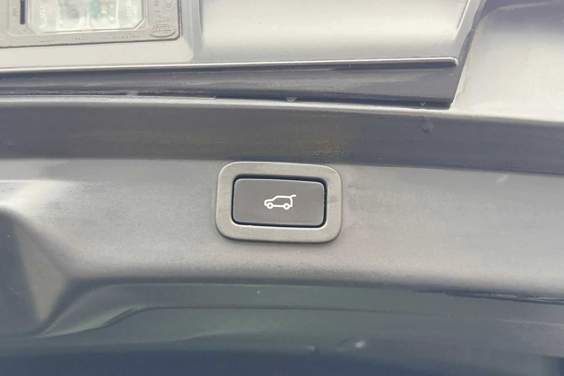 Jaguar I-PACE thumbnail image number 43
