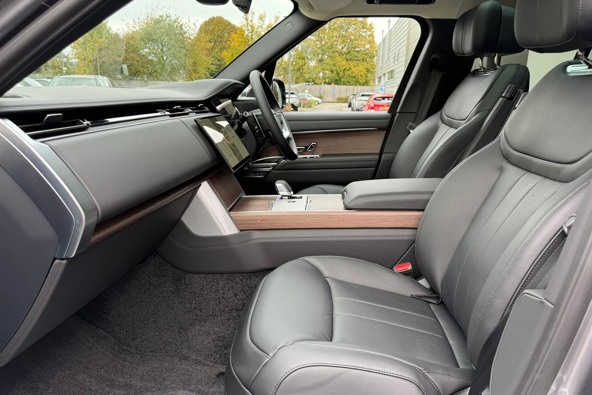 LAND ROVER RANGE ROVER thumbnail image number 3