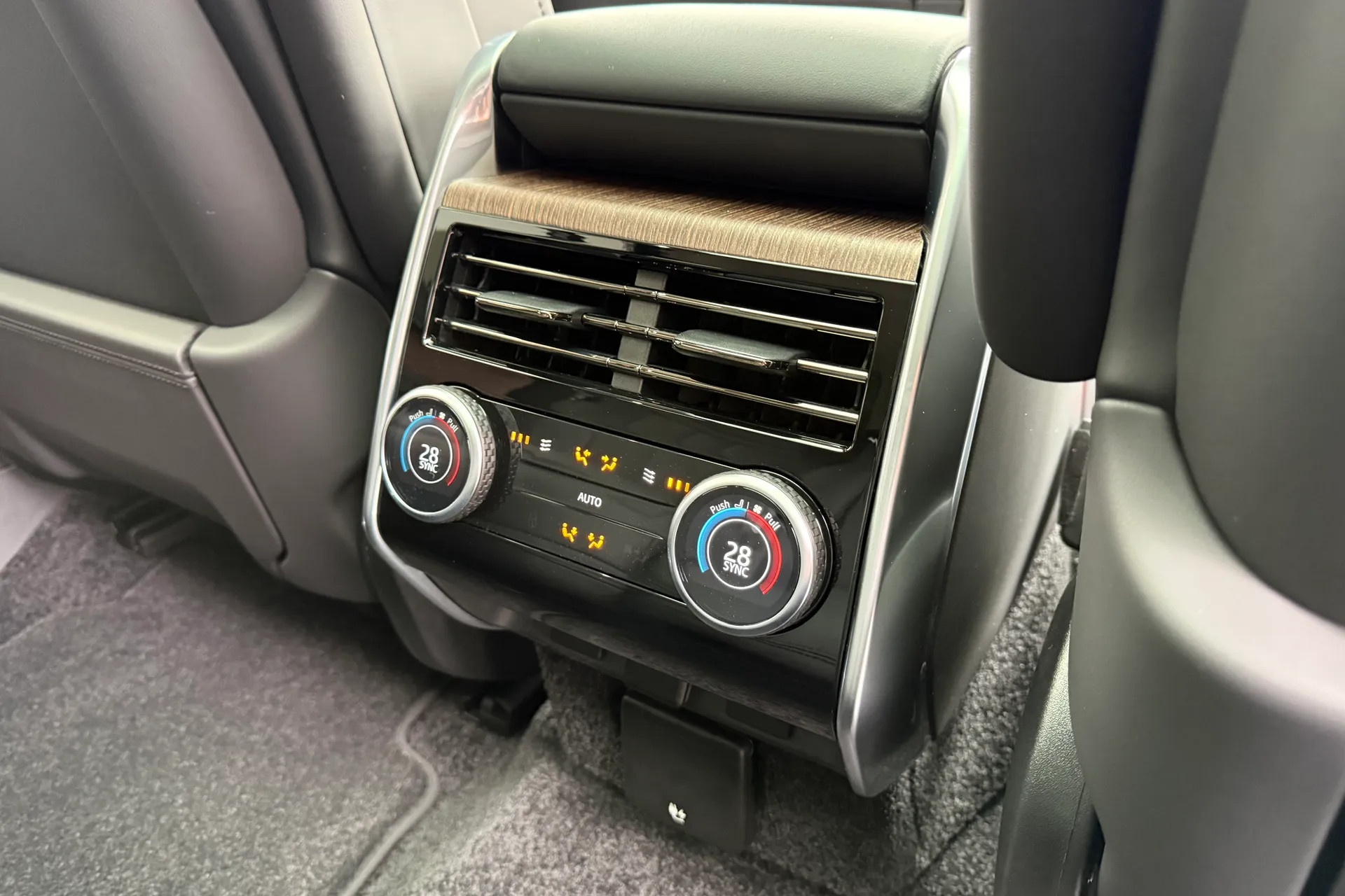 LAND ROVER RANGE ROVER thumbnail image number 18