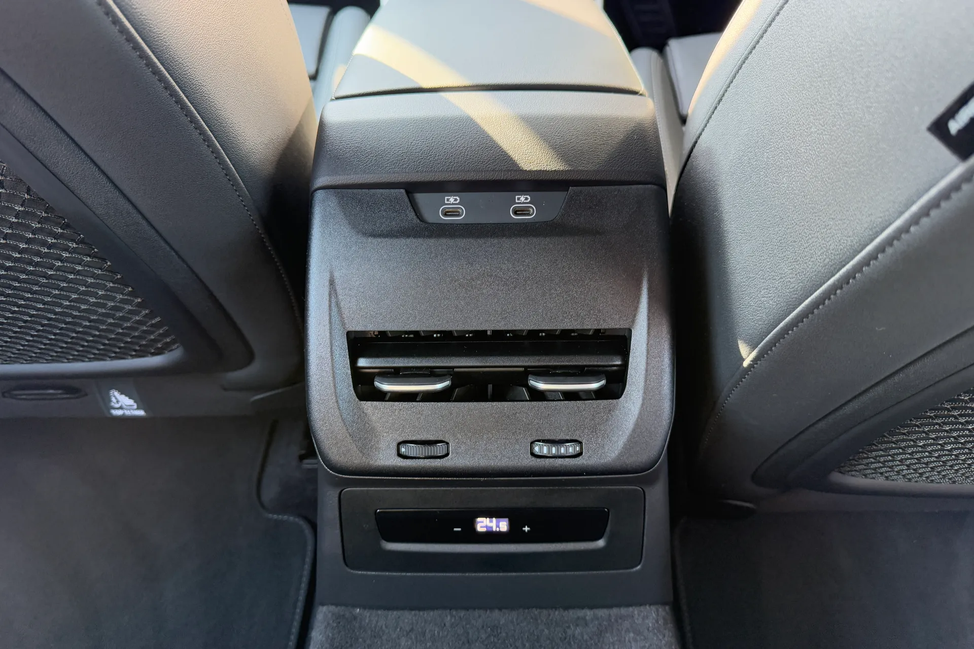 Audi A5 thumbnail image number 34