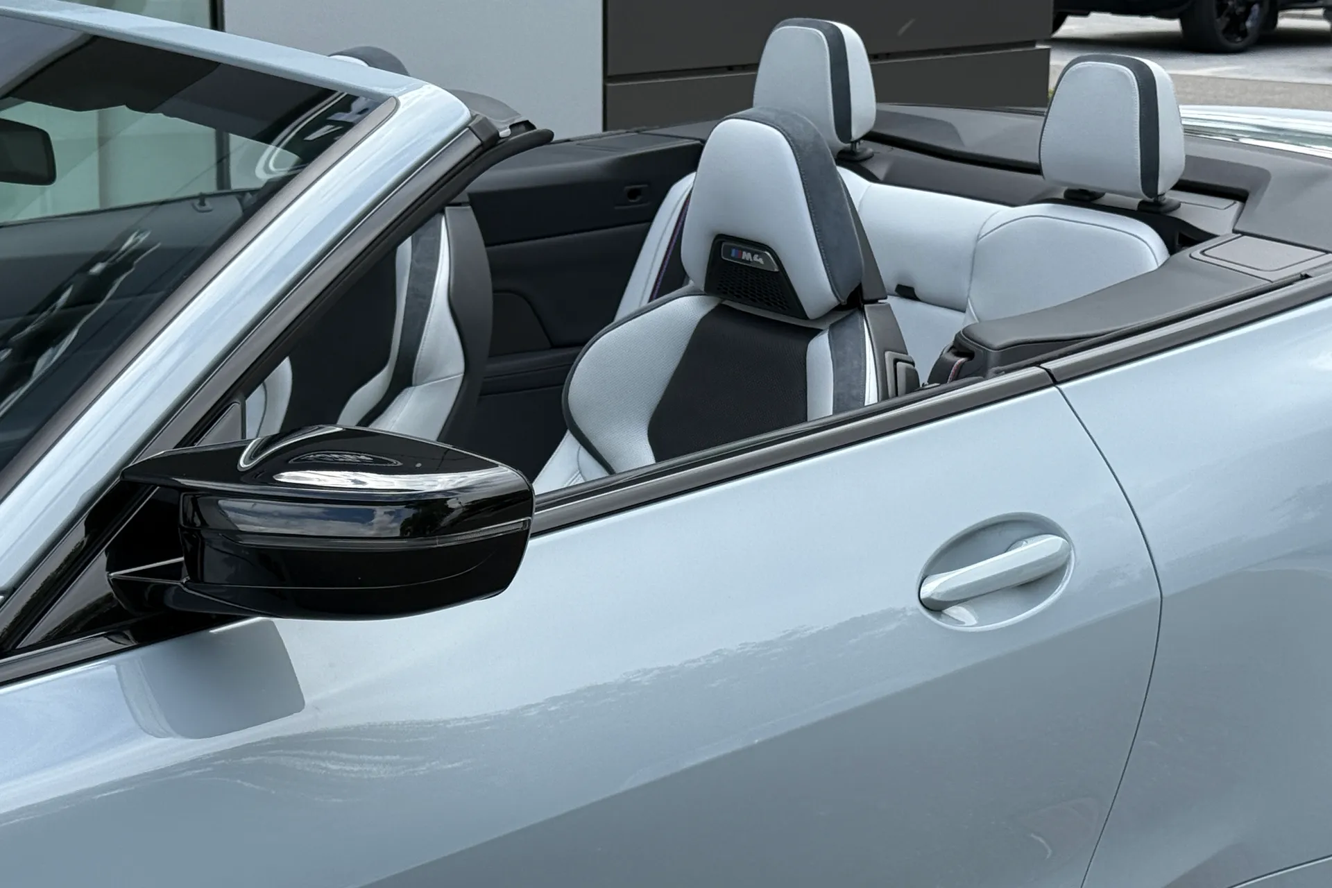 BMW M4 thumbnail image number 14