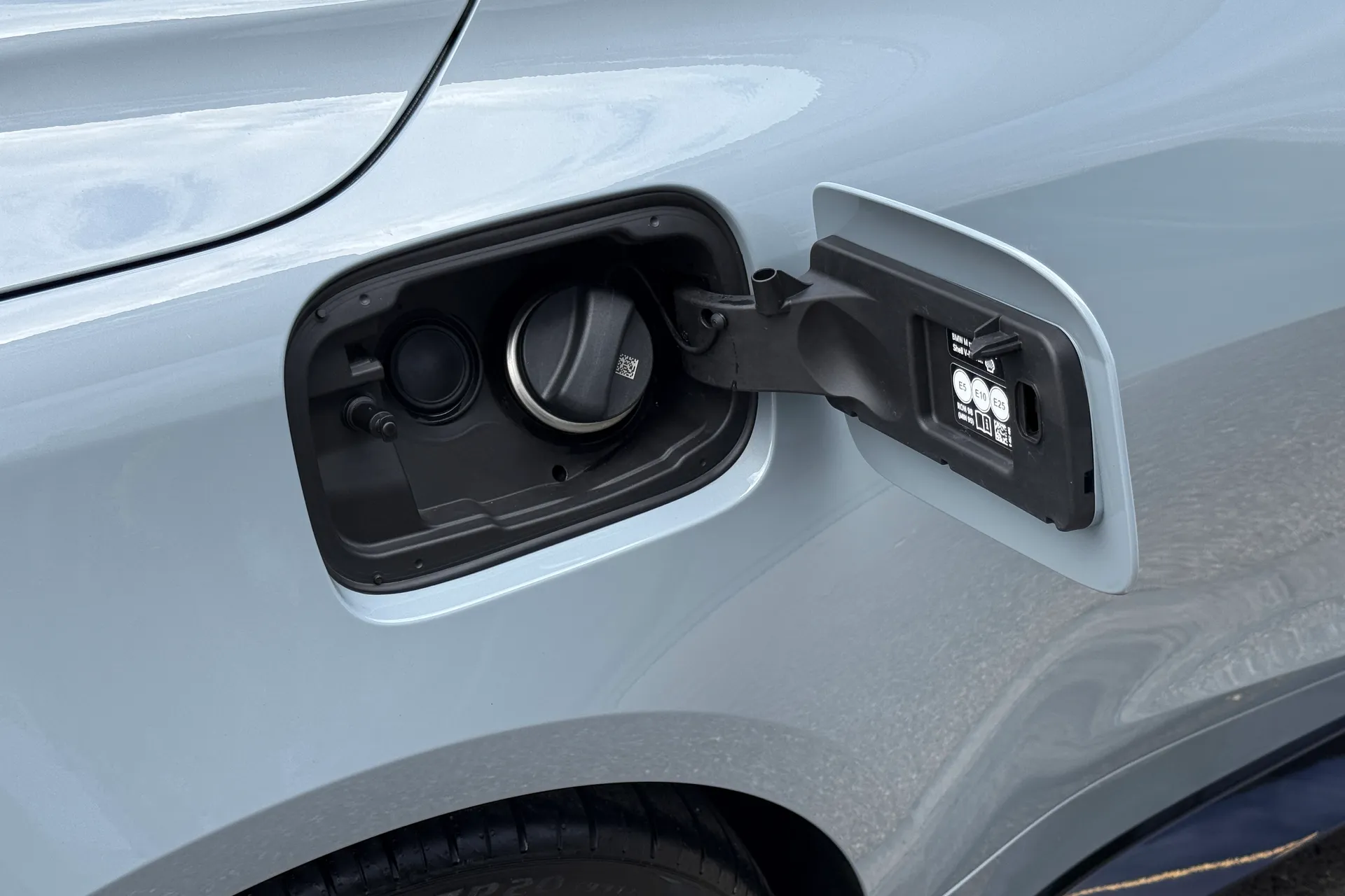 BMW M4 thumbnail image number 19