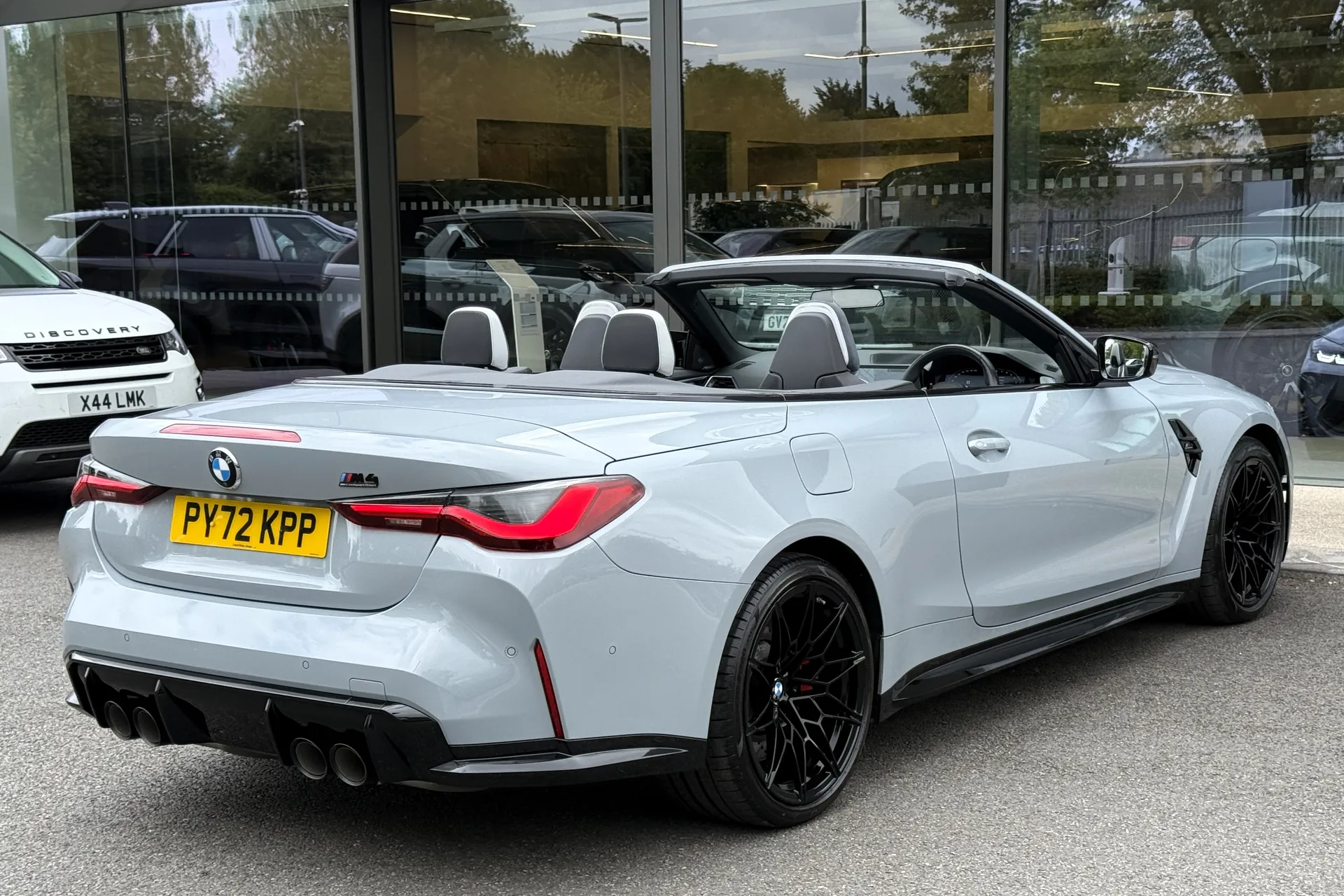 BMW M4 thumbnail image number 22