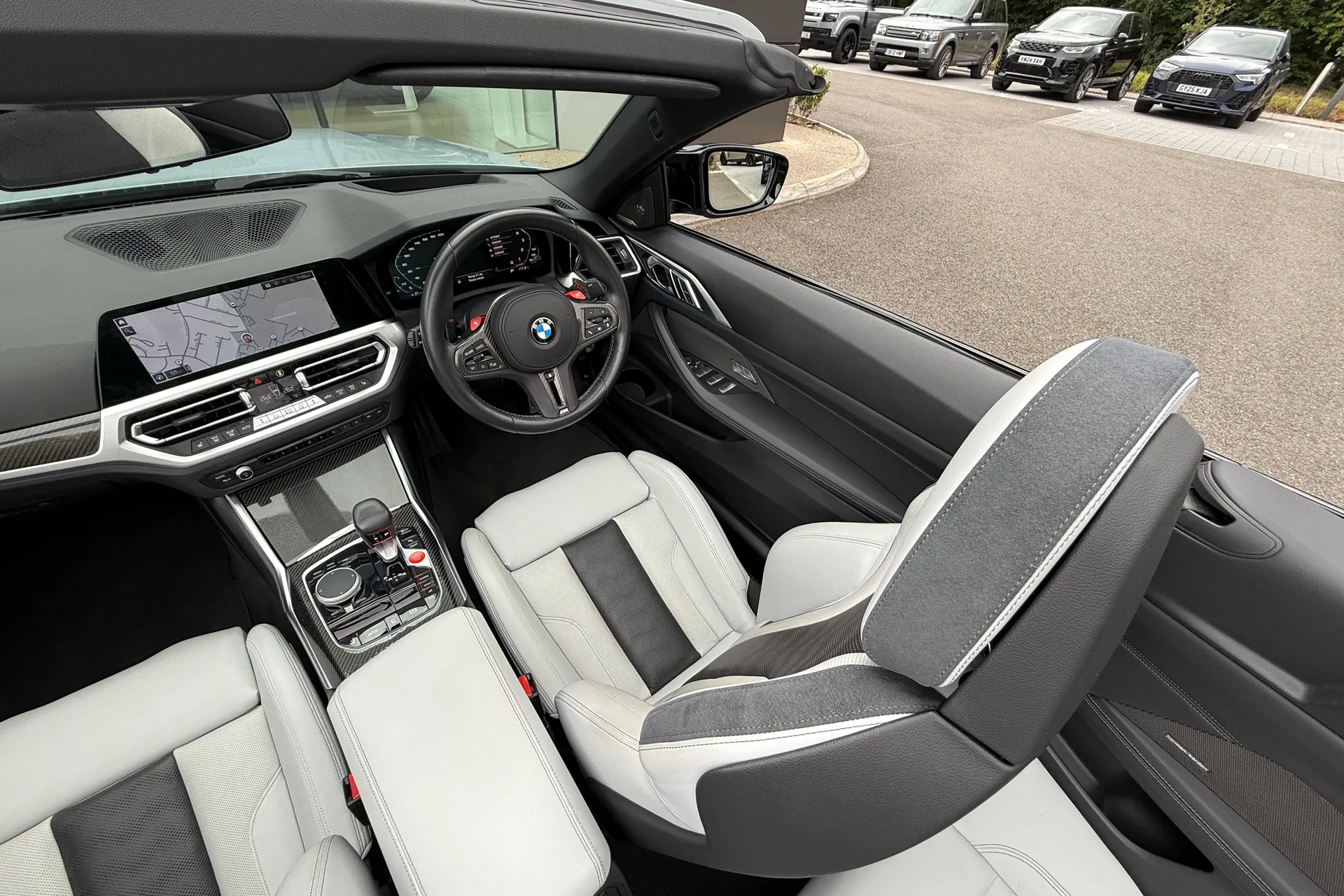 BMW M4 thumbnail image number 37