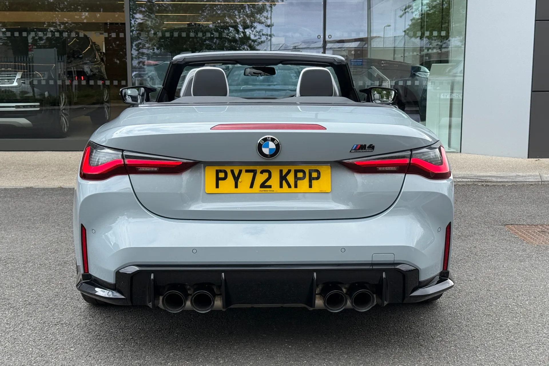 BMW M4 thumbnail image number 23