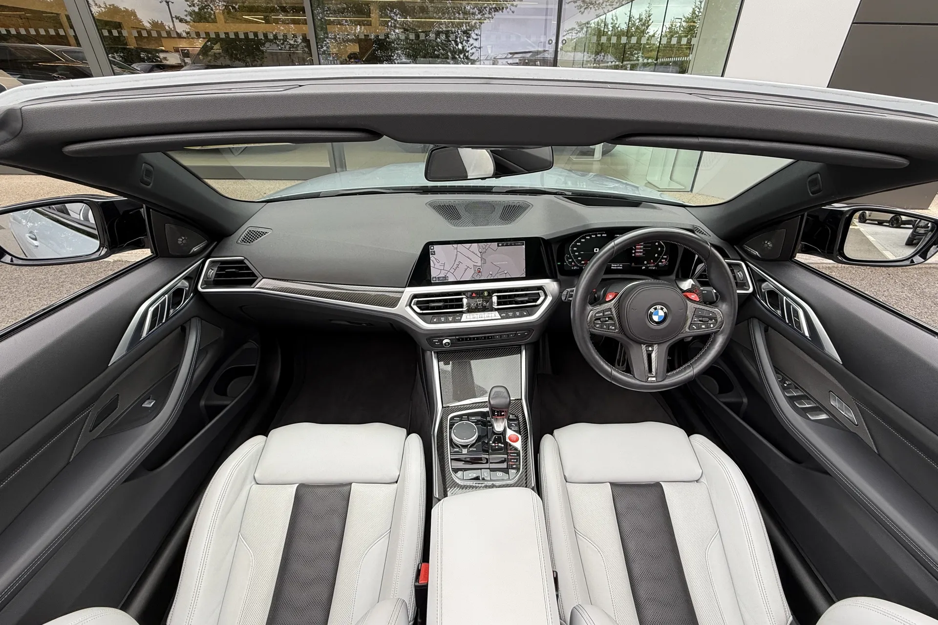 BMW M4 thumbnail image number 3