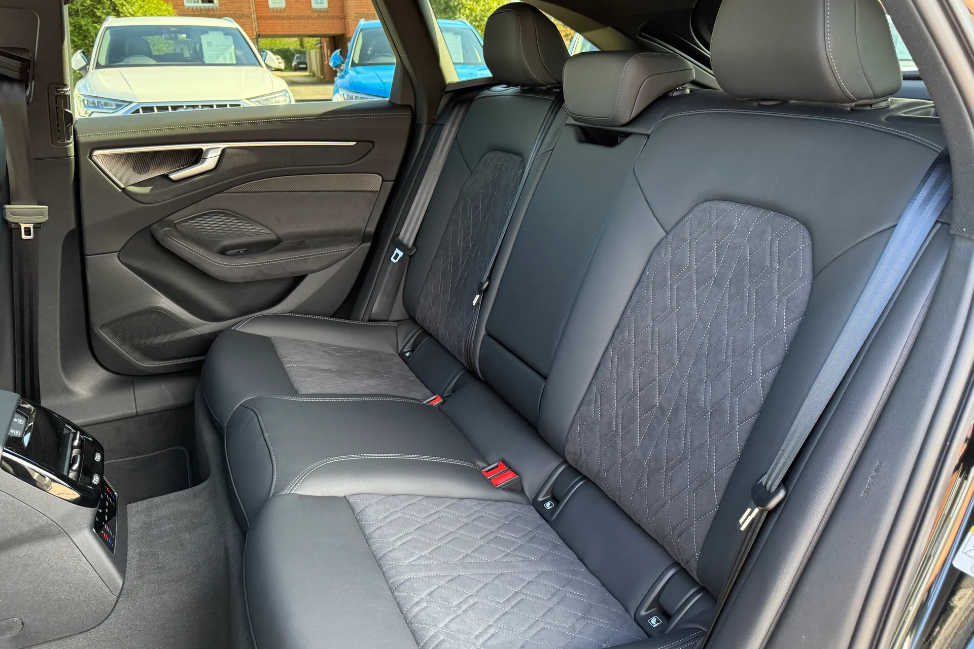 Audi A6 thumbnail image number 51