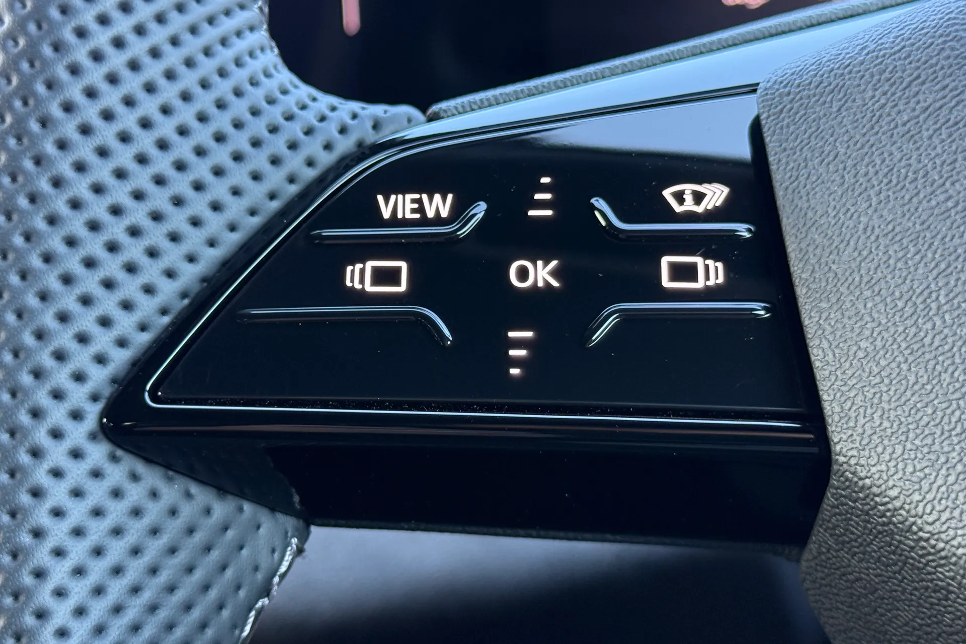 Audi A6 thumbnail image number 28