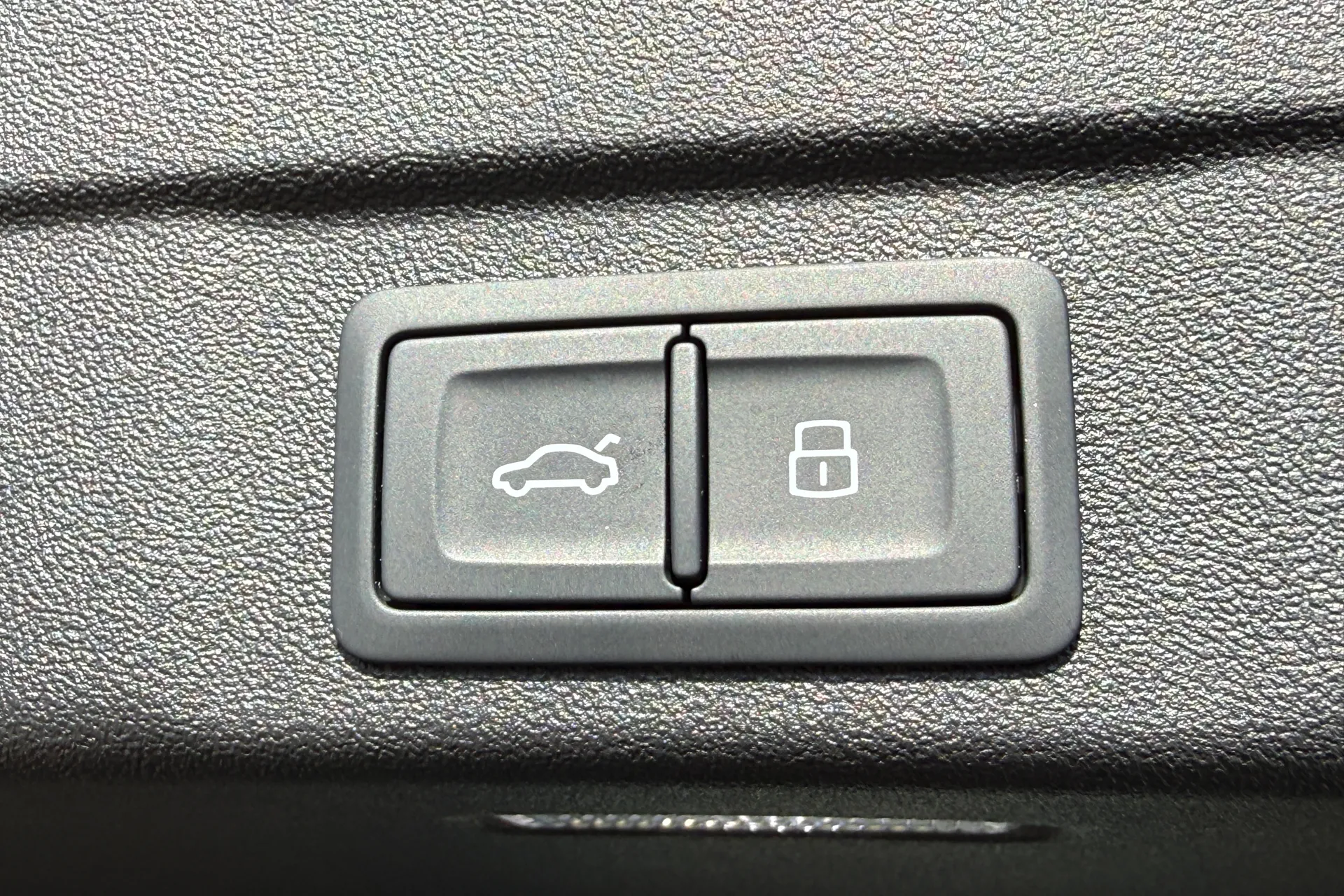 Audi A6 thumbnail image number 45