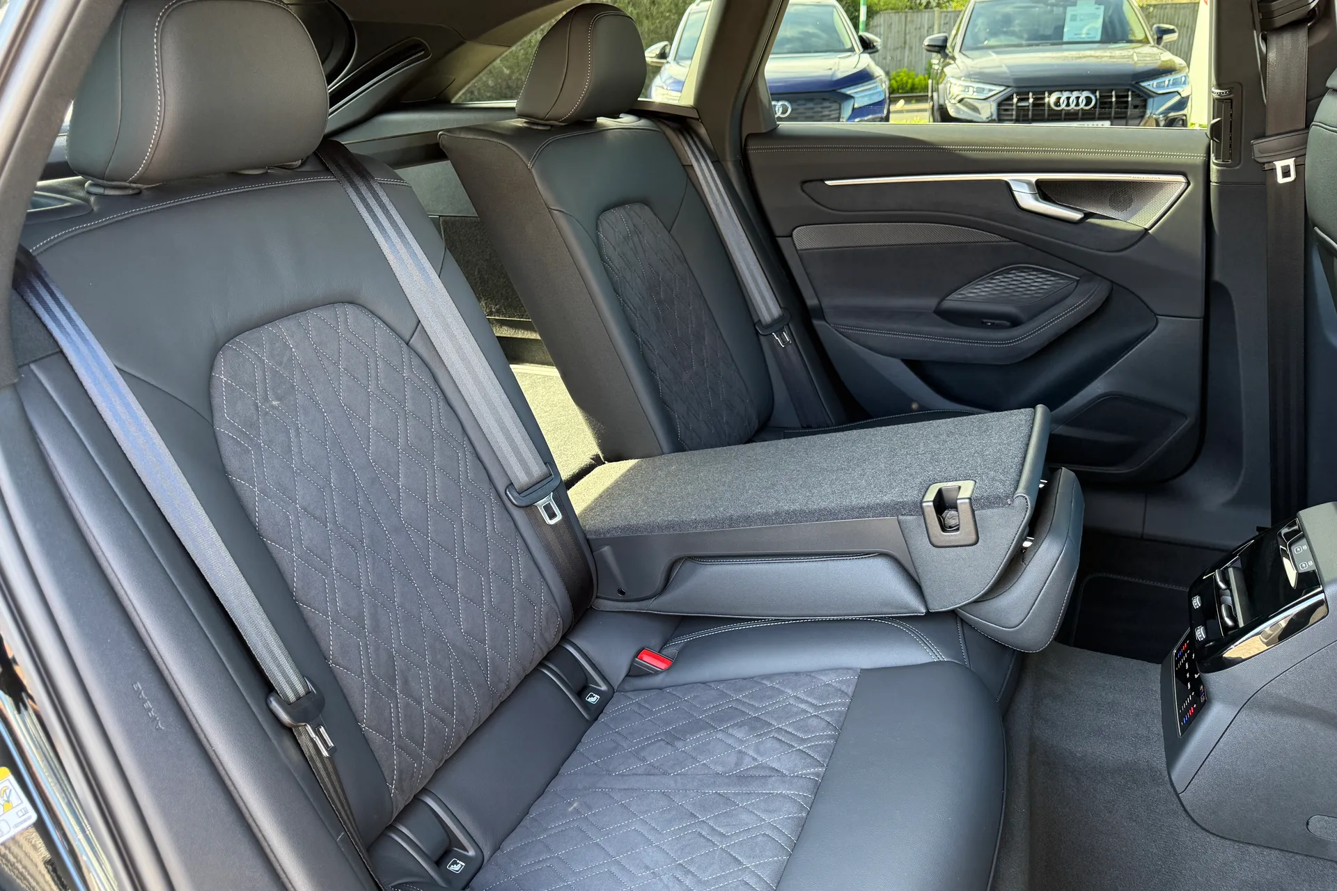 Audi A6 thumbnail image number 55