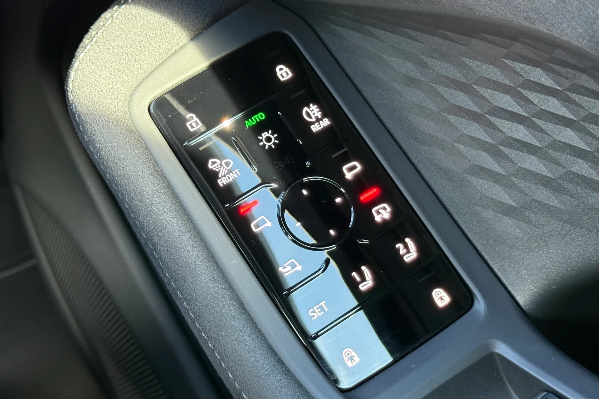 Audi A6 thumbnail image number 30