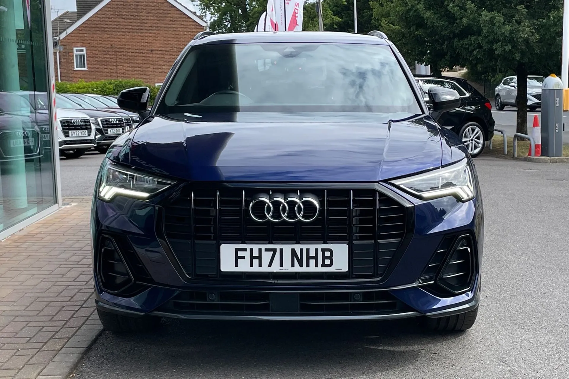 Audi Q3 thumbnail image number 11