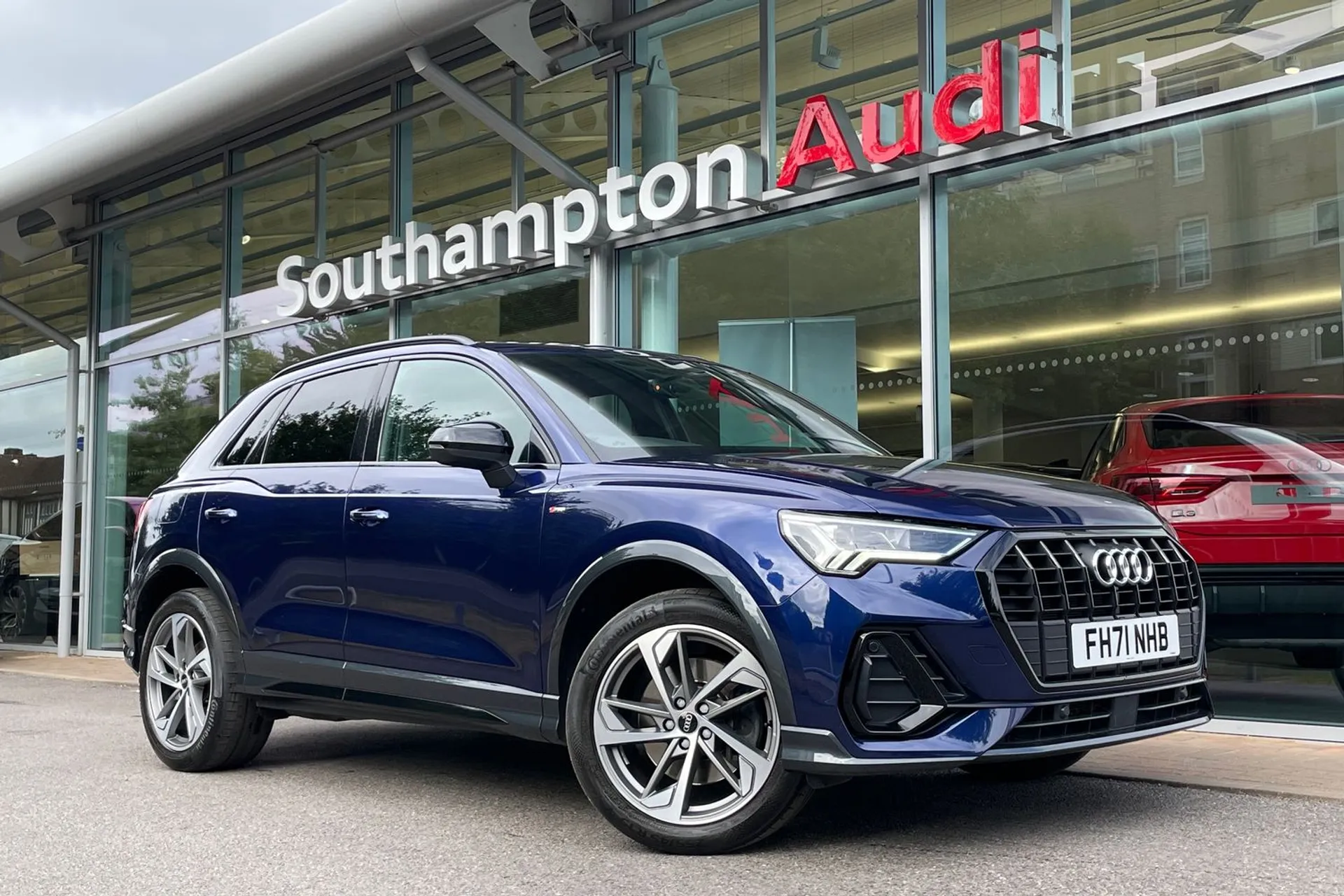 Audi Q3 focused image