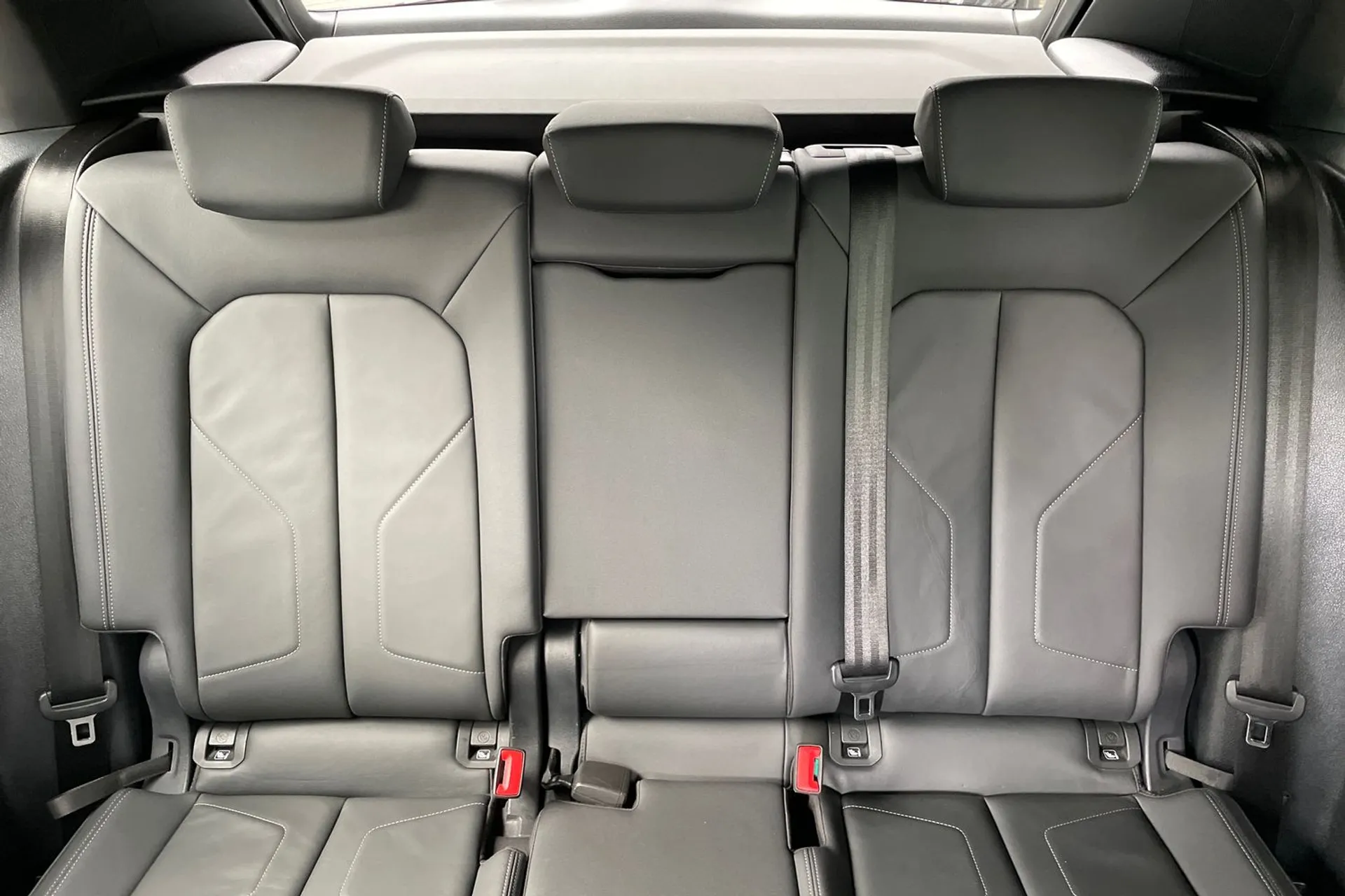 Audi Q3 thumbnail image number 30