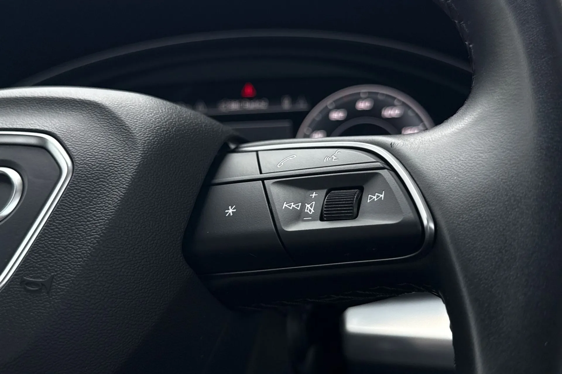 Audi Q5 thumbnail image number 37