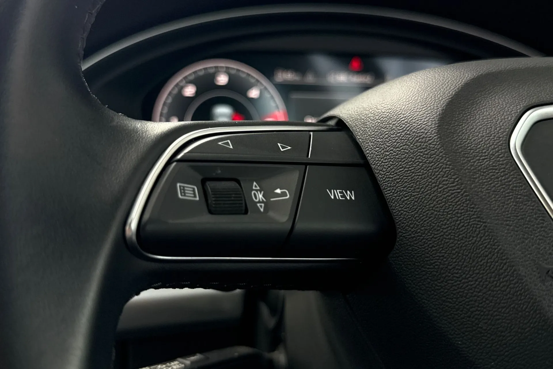 Audi Q5 thumbnail image number 36