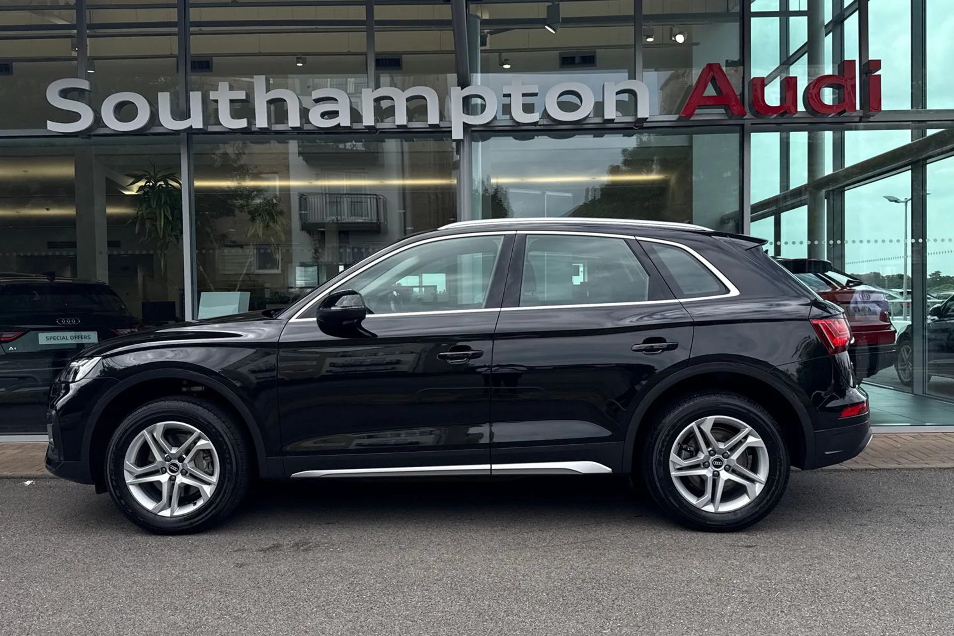 Audi Q5 thumbnail image number 9