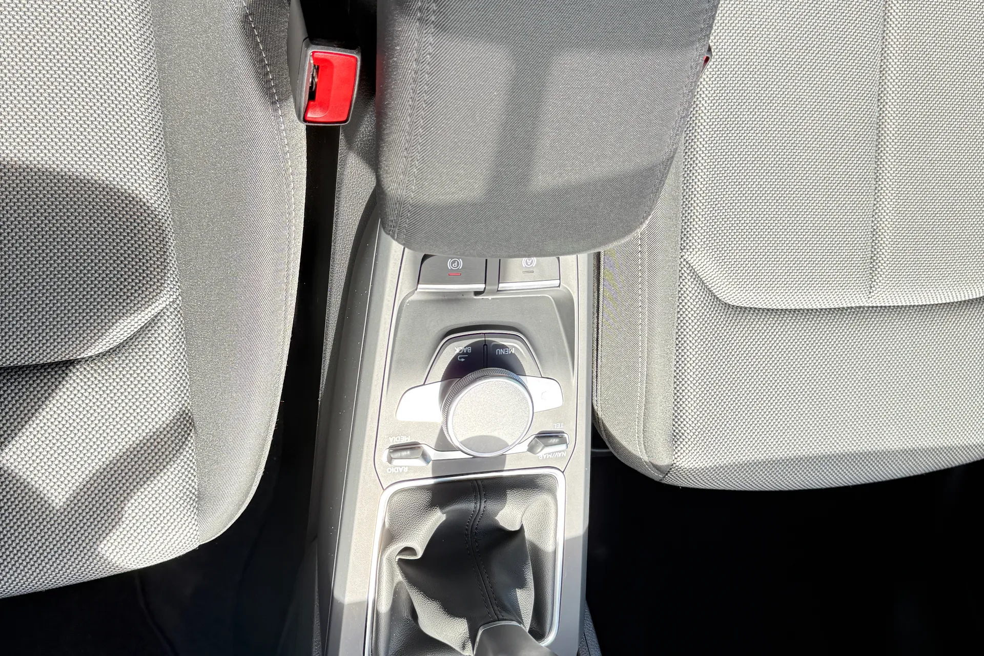 Audi Q2 thumbnail image number 45