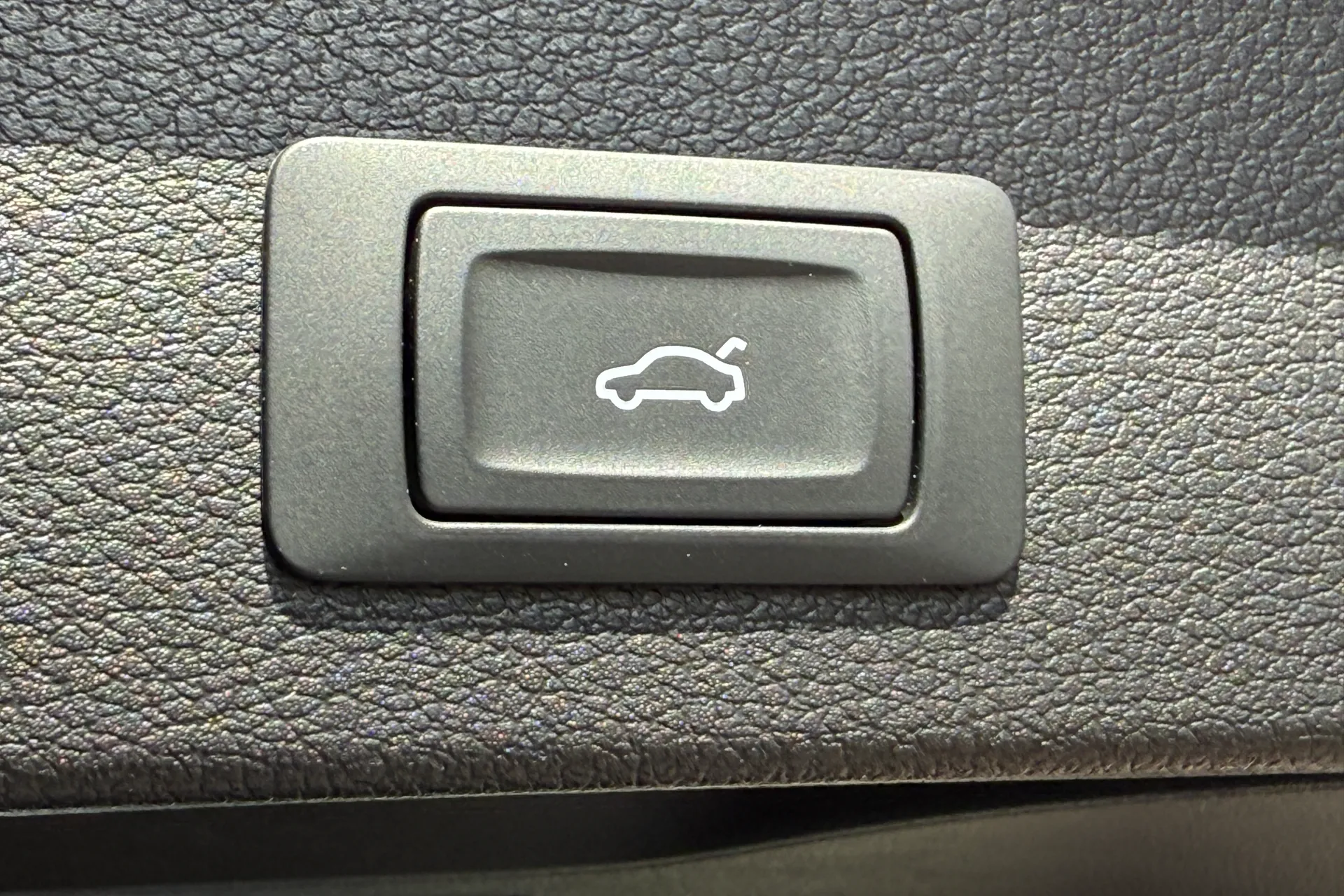 Audi Q2 thumbnail image number 19