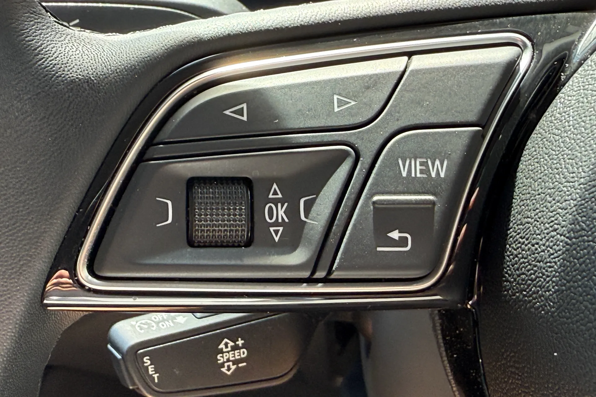 Audi Q2 thumbnail image number 41