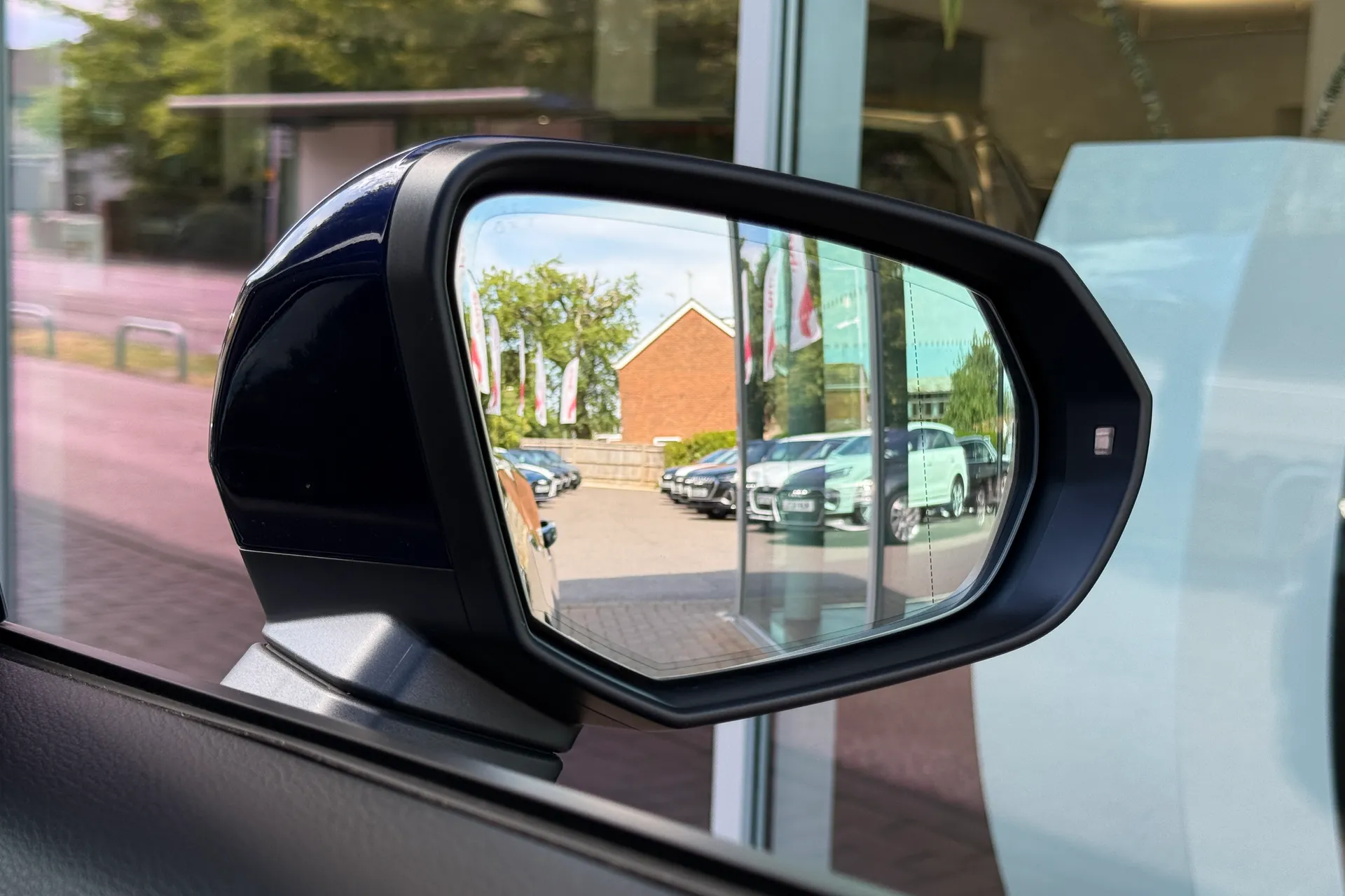 Audi Q2 thumbnail image number 44