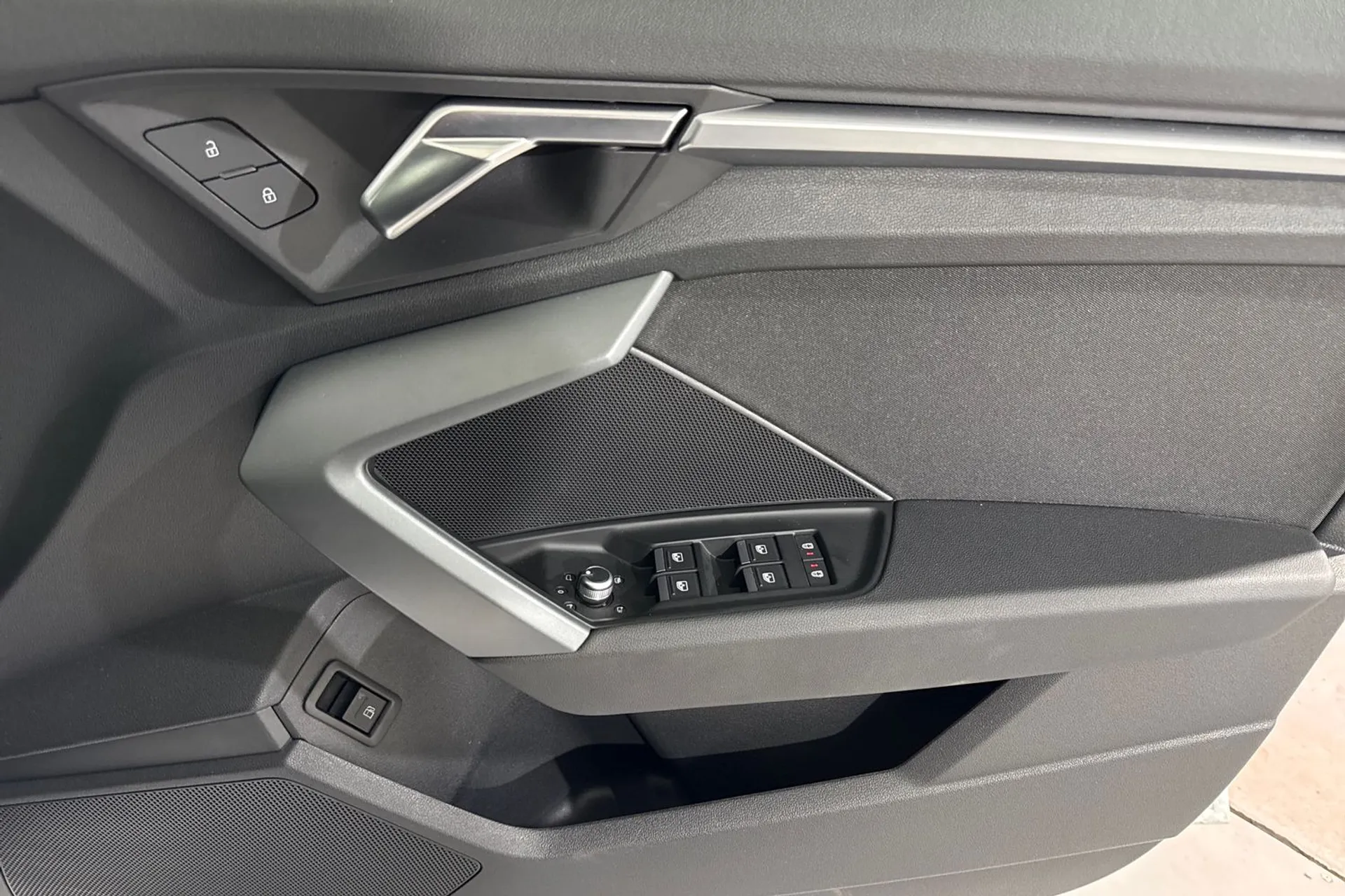 Audi A3 thumbnail image number 43