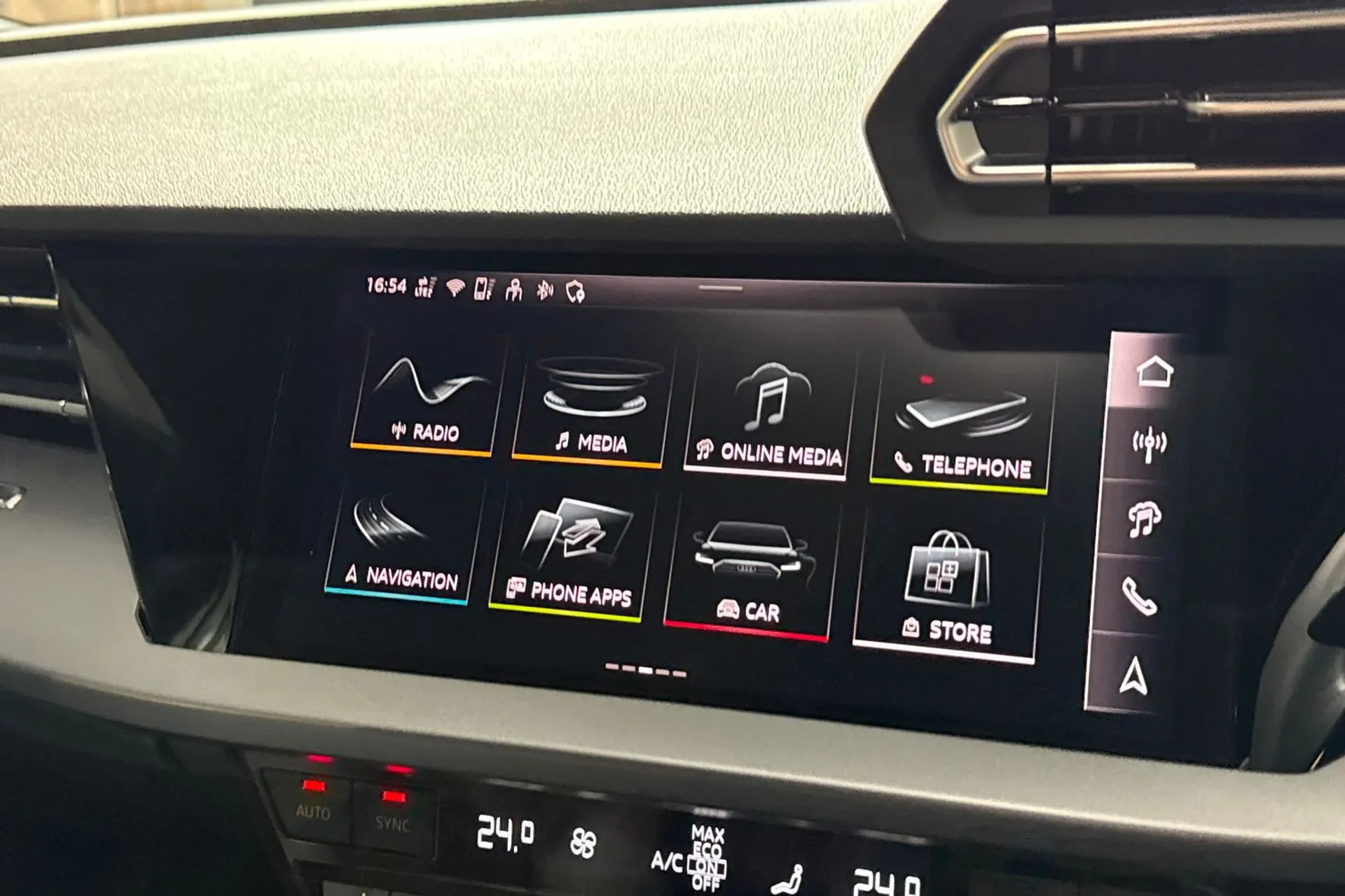 Audi A3 thumbnail image number 23