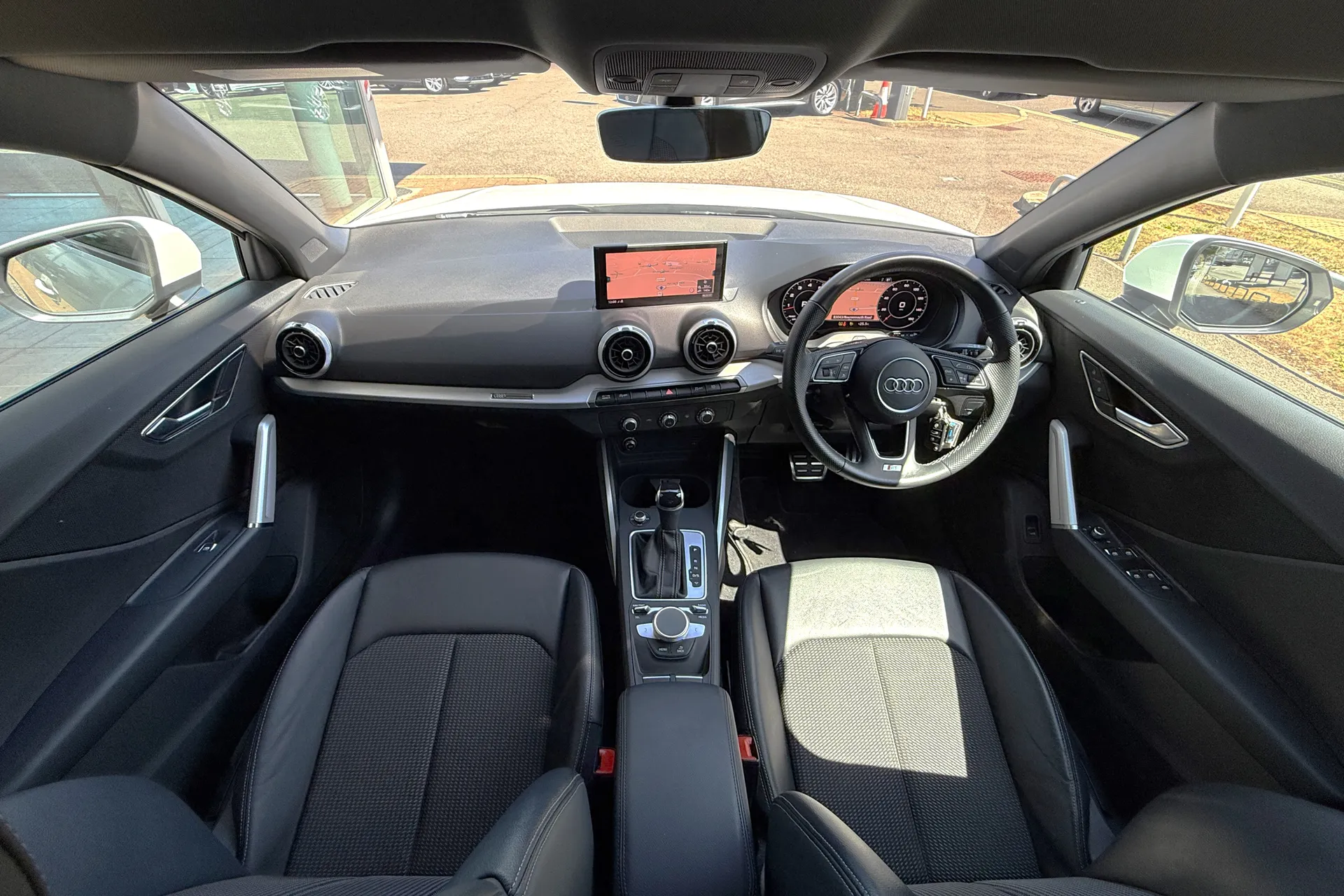 Audi Q2 thumbnail image number 3