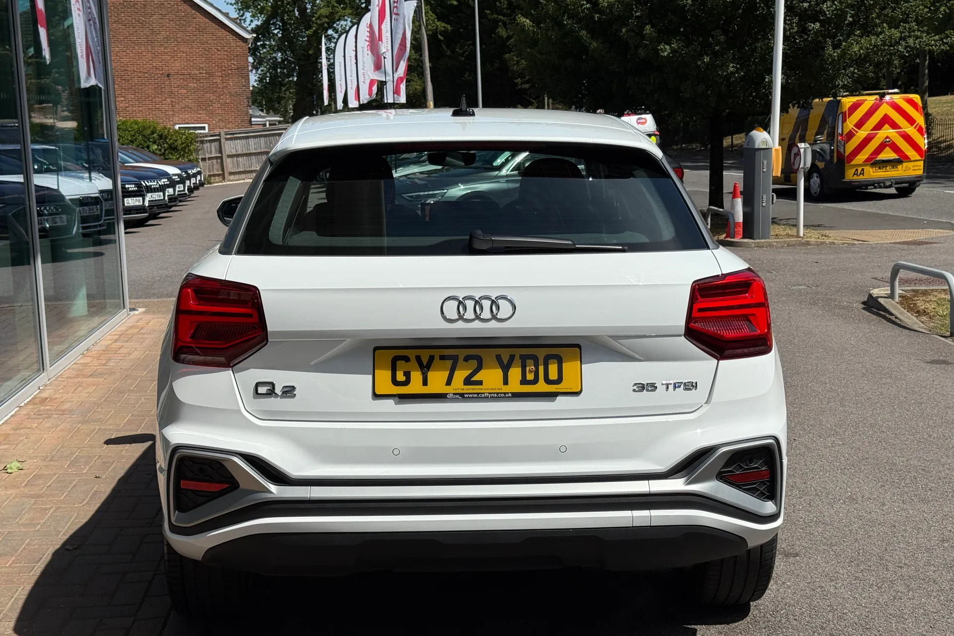 Audi Q2 thumbnail image number 16