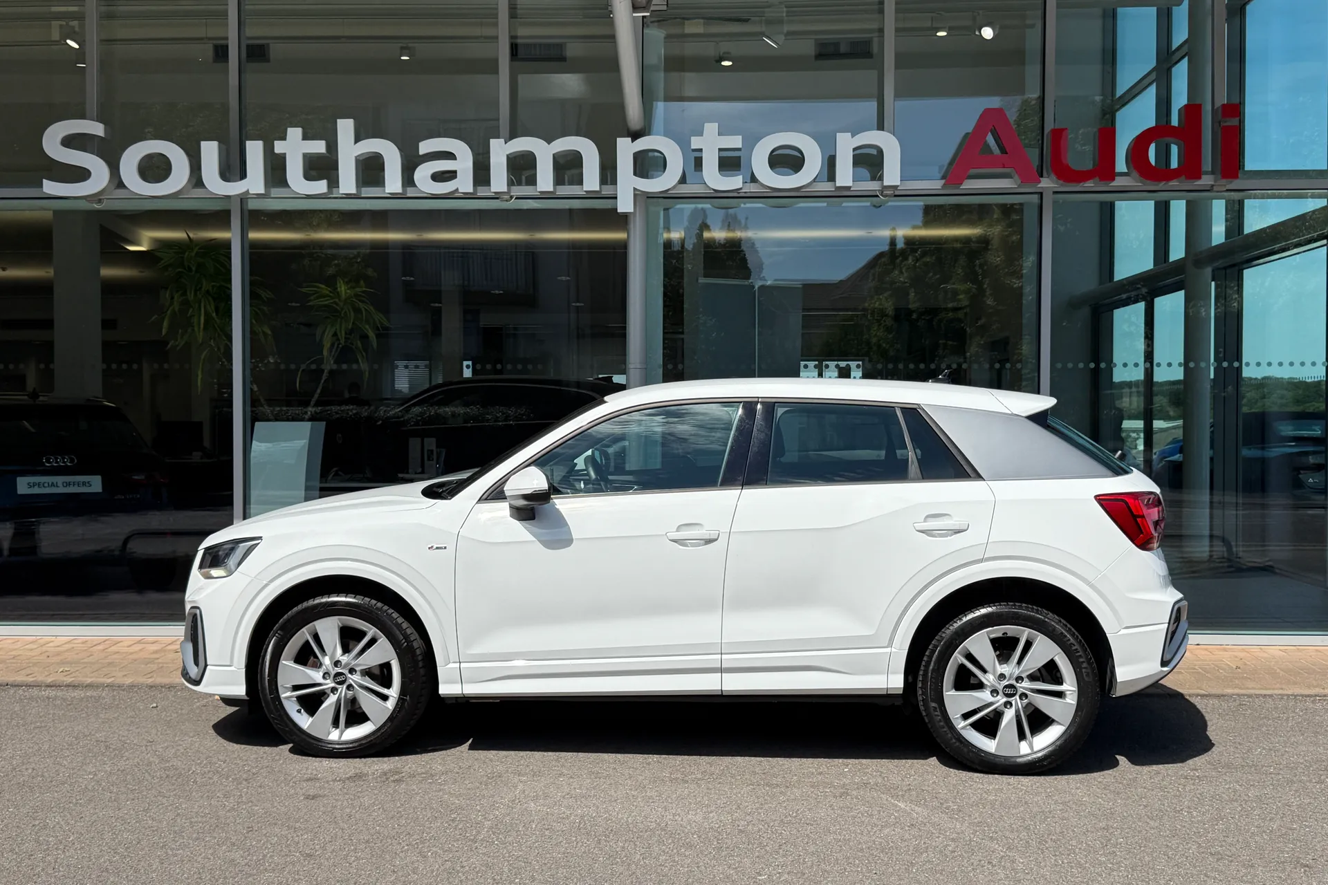 Audi Q2 thumbnail image number 50