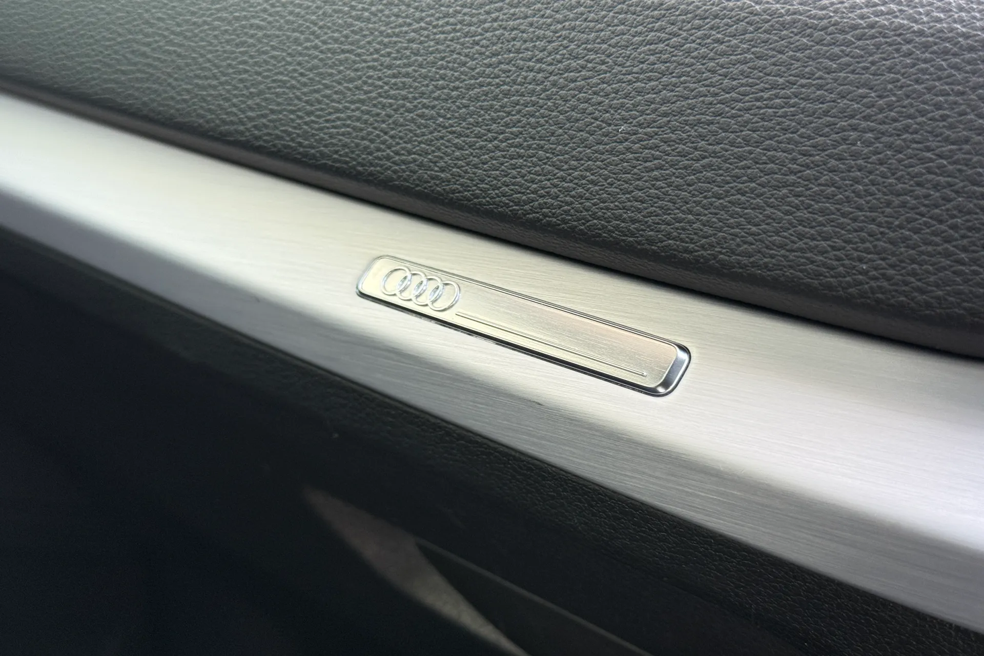 Audi Q2 thumbnail image number 40