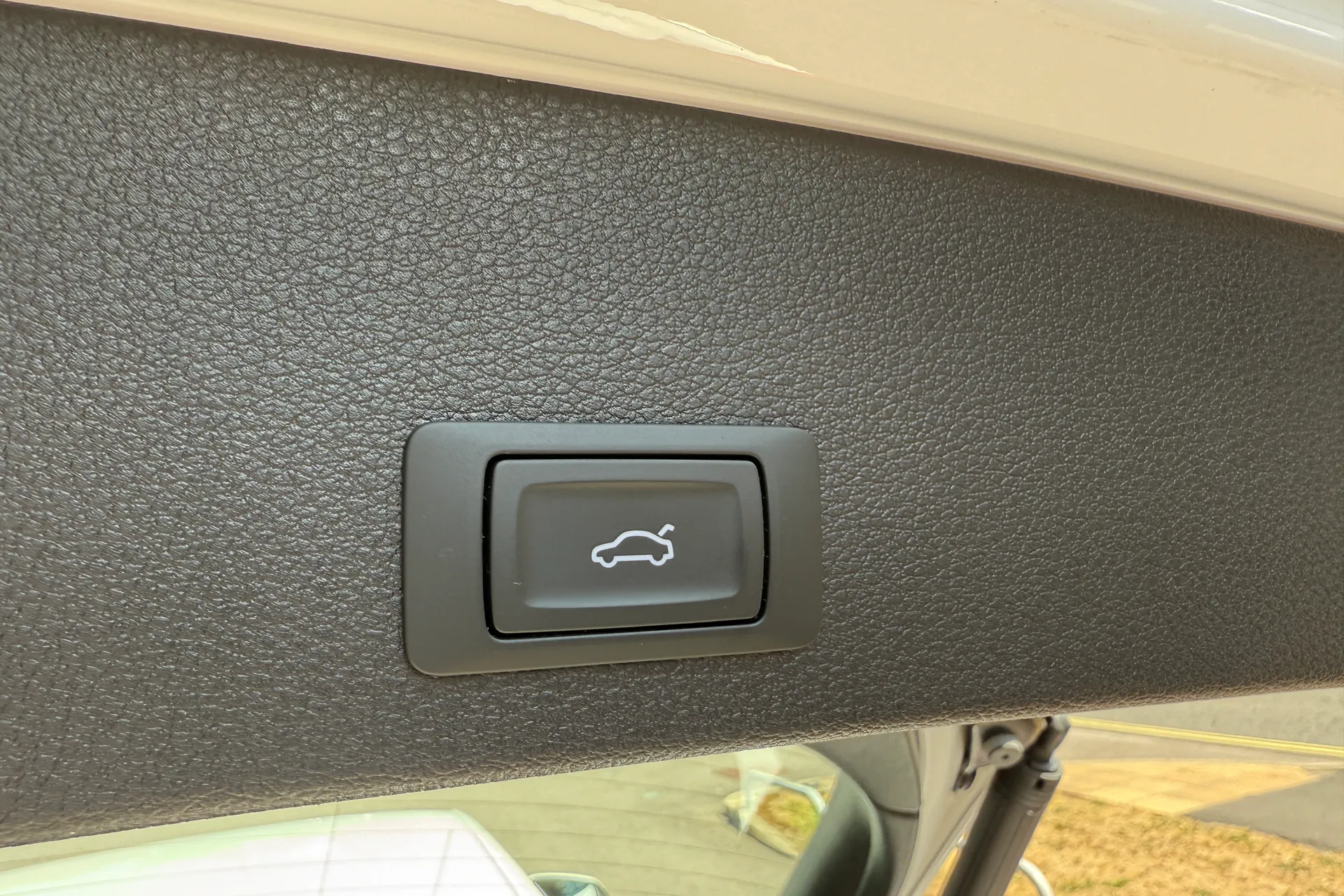 Audi Q2 thumbnail image number 19