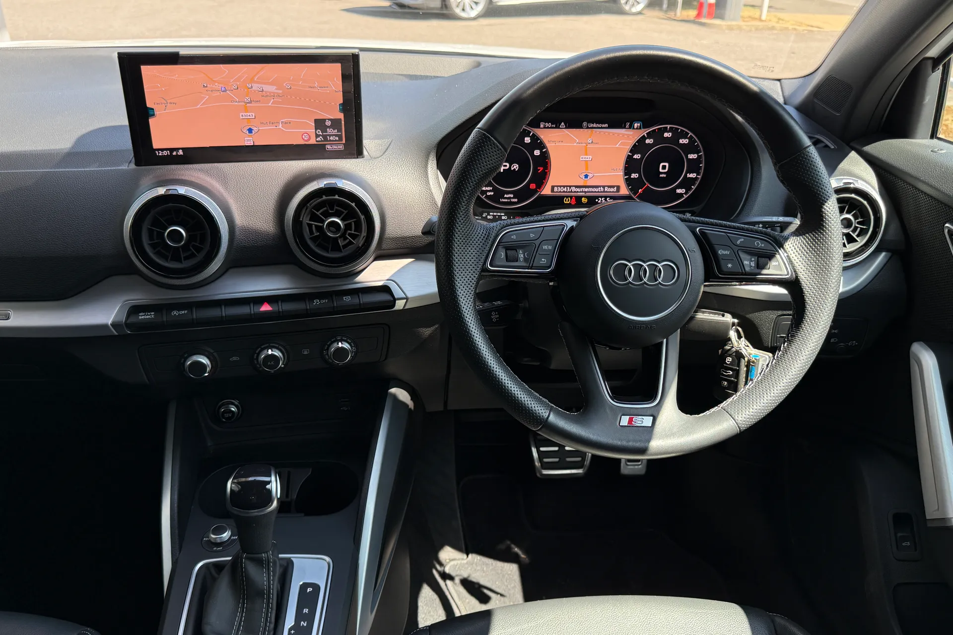 Audi Q2 thumbnail image number 34