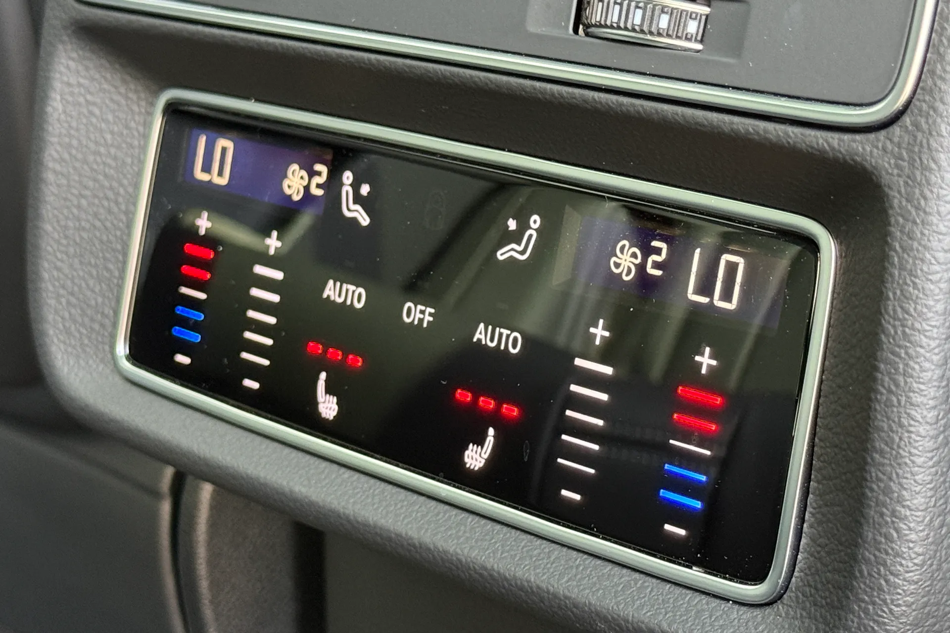 Audi Q8 thumbnail image number 48